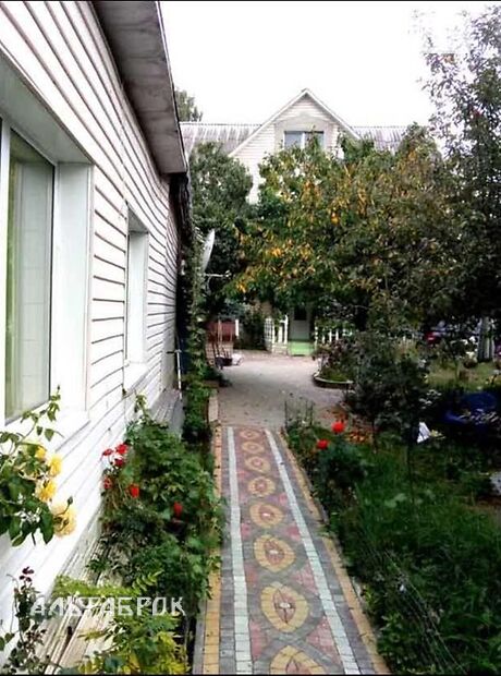 триповерховий будинок, 335 кв. м, кирпич. Продаж в Києві, район Осокорки фото 1 триповерховий будинок, 335 кв. м, кирпич. Продаж в Києві, район Осокорки фото 1