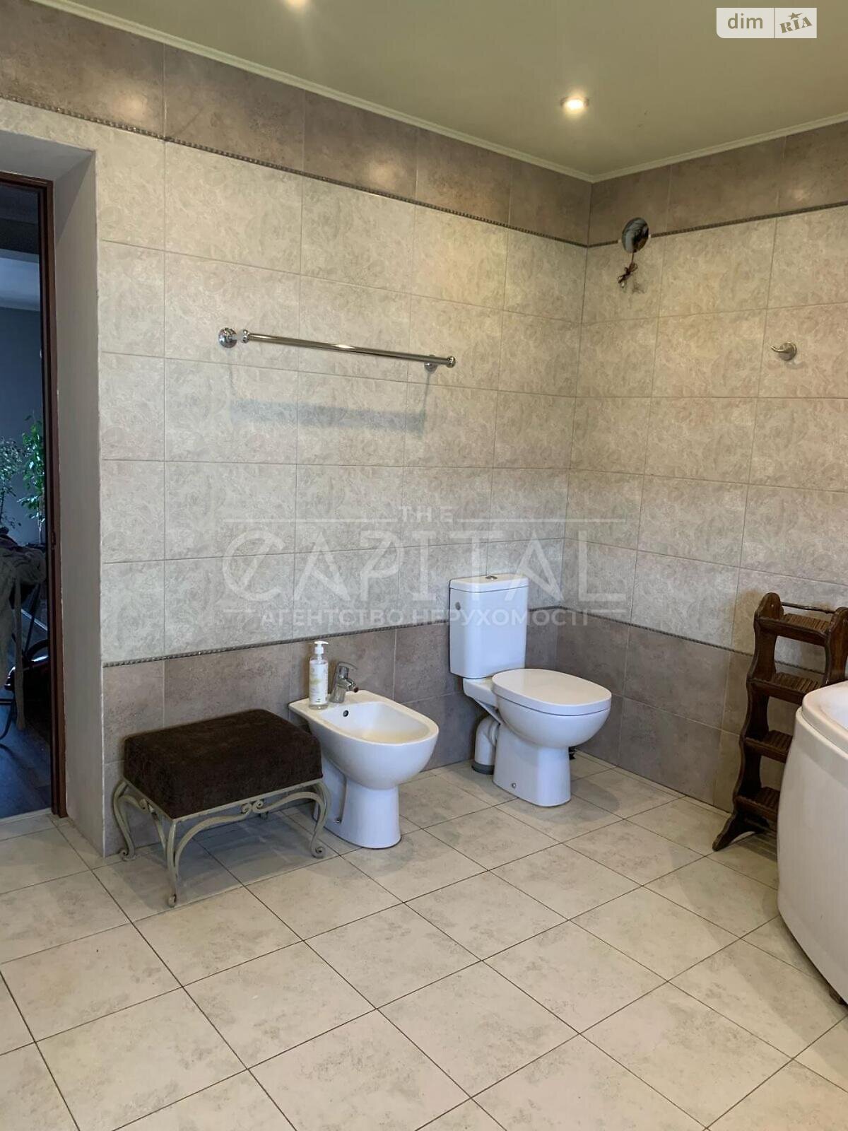 трехэтажный дом, 250 кв. м, кирпич. Продажа в Киеве район Осокорки фото 1 трехэтажный дом, 250 кв. м, кирпич. Продажа в Киеве район Осокорки фото 1
