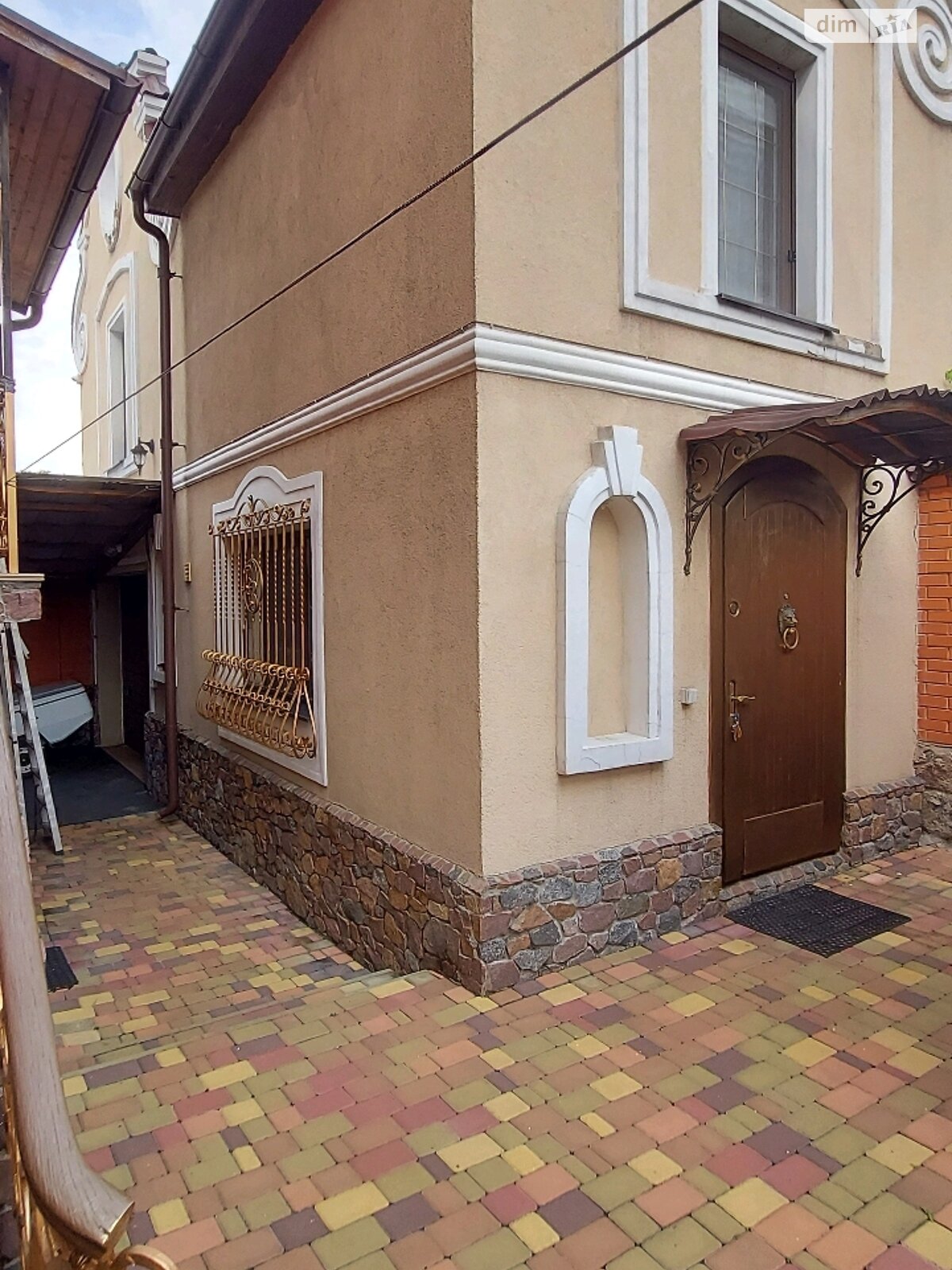триповерховий будинок з опаленням, 430 кв. м, цегла. Продаж в Києві, район Відрадний фото 1 триповерховий будинок з опаленням, 430 кв. м, цегла. Продаж в Києві, район Відрадний фото 1