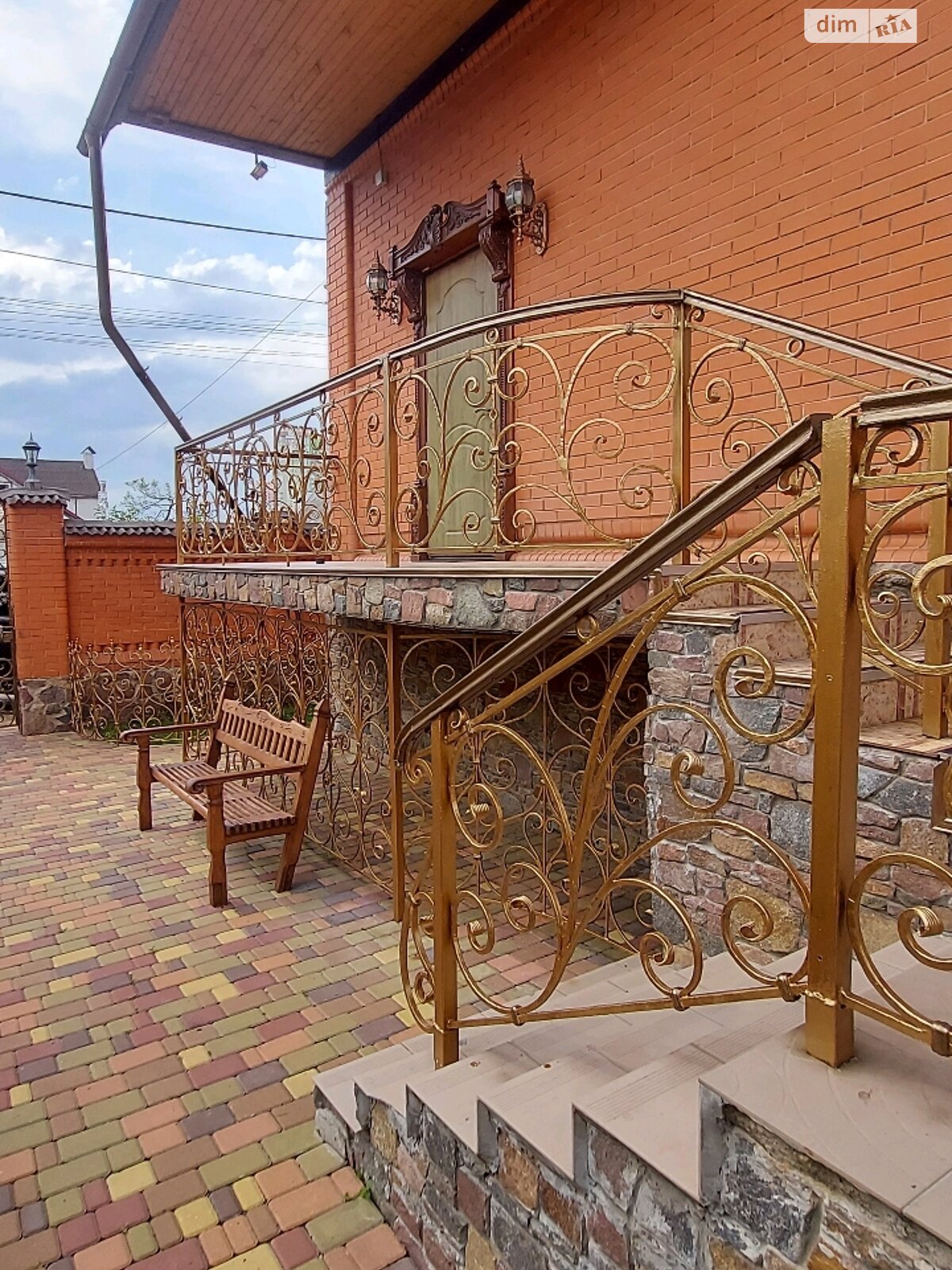 триповерховий будинок з опаленням, 430 кв. м, цегла. Продаж в Києві, район Відрадний фото 1 триповерховий будинок з опаленням, 430 кв. м, цегла. Продаж в Києві, район Відрадний фото 1