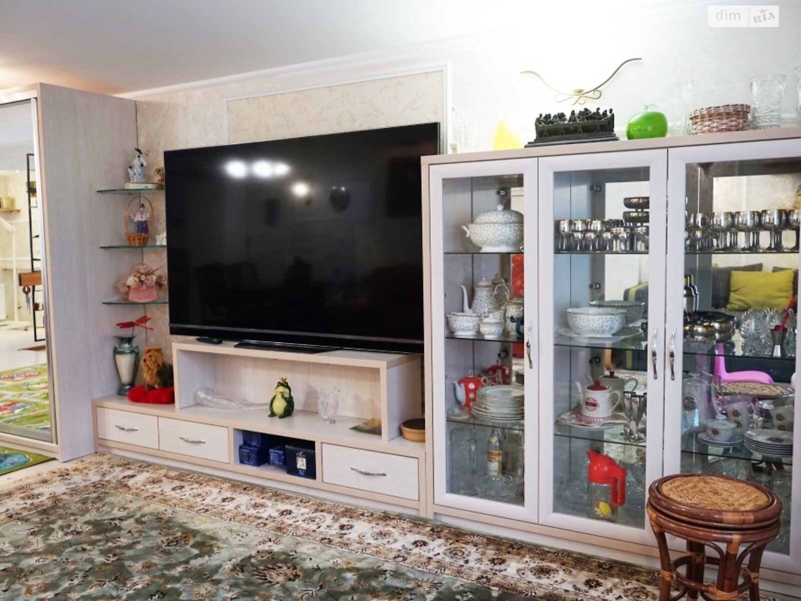 триповерховий будинок з опаленням, 430 кв. м, цегла. Продаж в Києві, район Відрадний фото 1 триповерховий будинок з опаленням, 430 кв. м, цегла. Продаж в Києві, район Відрадний фото 1