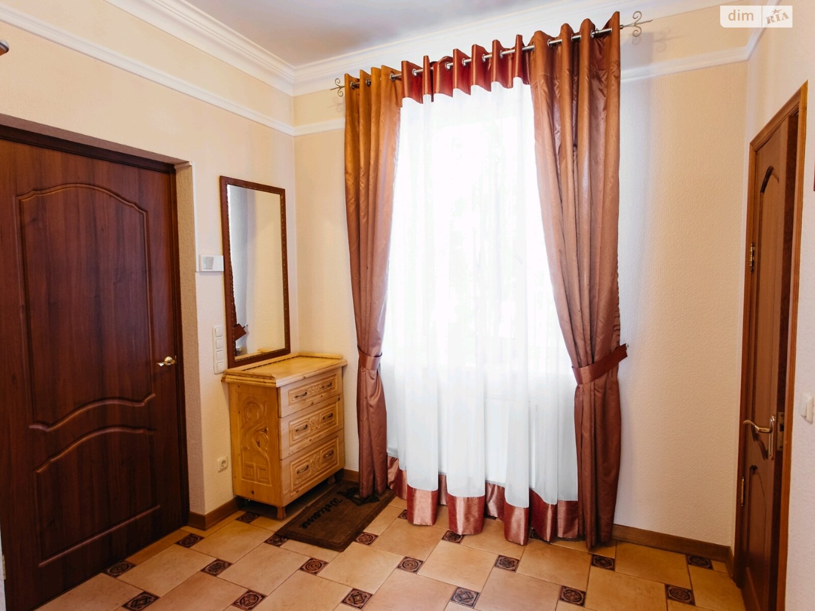 триповерховий будинок з опаленням, 430 кв. м, цегла. Продаж в Києві, район Відрадний фото 1 триповерховий будинок з опаленням, 430 кв. м, цегла. Продаж в Києві, район Відрадний фото 1