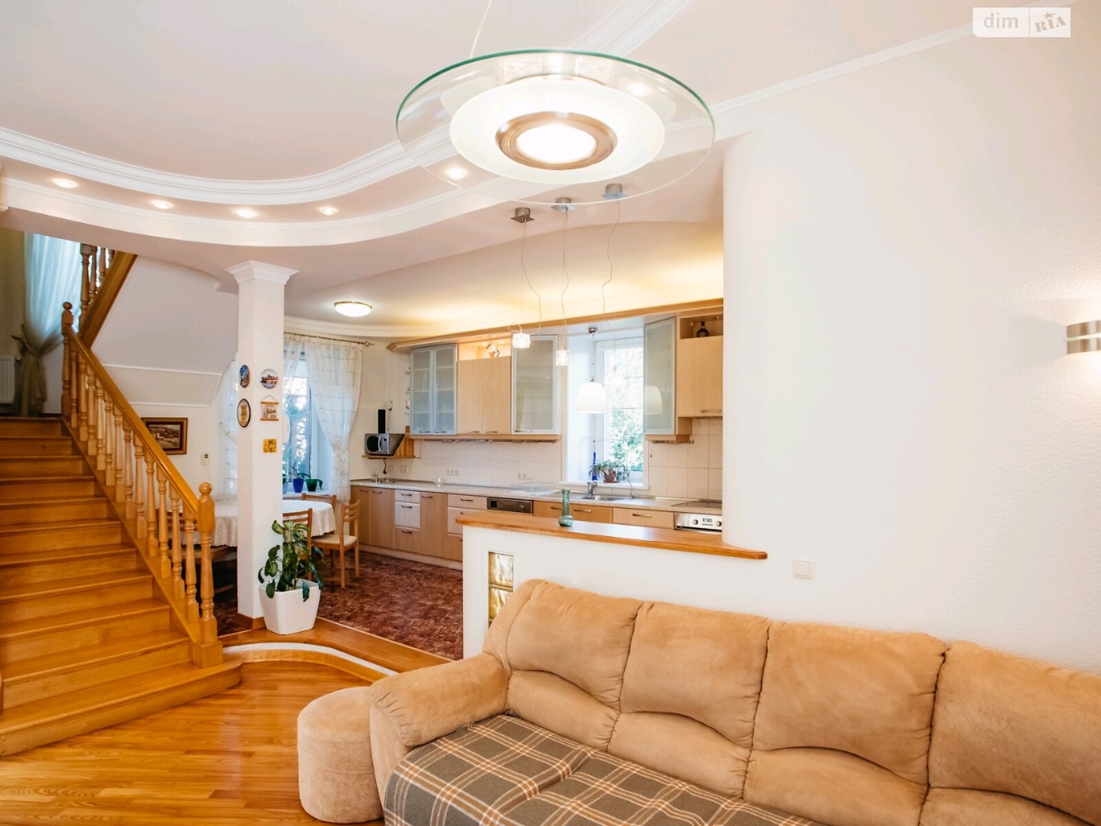 триповерховий будинок з опаленням, 430 кв. м, цегла. Продаж в Києві, район Відрадний фото 1 триповерховий будинок з опаленням, 430 кв. м, цегла. Продаж в Києві, район Відрадний фото 1