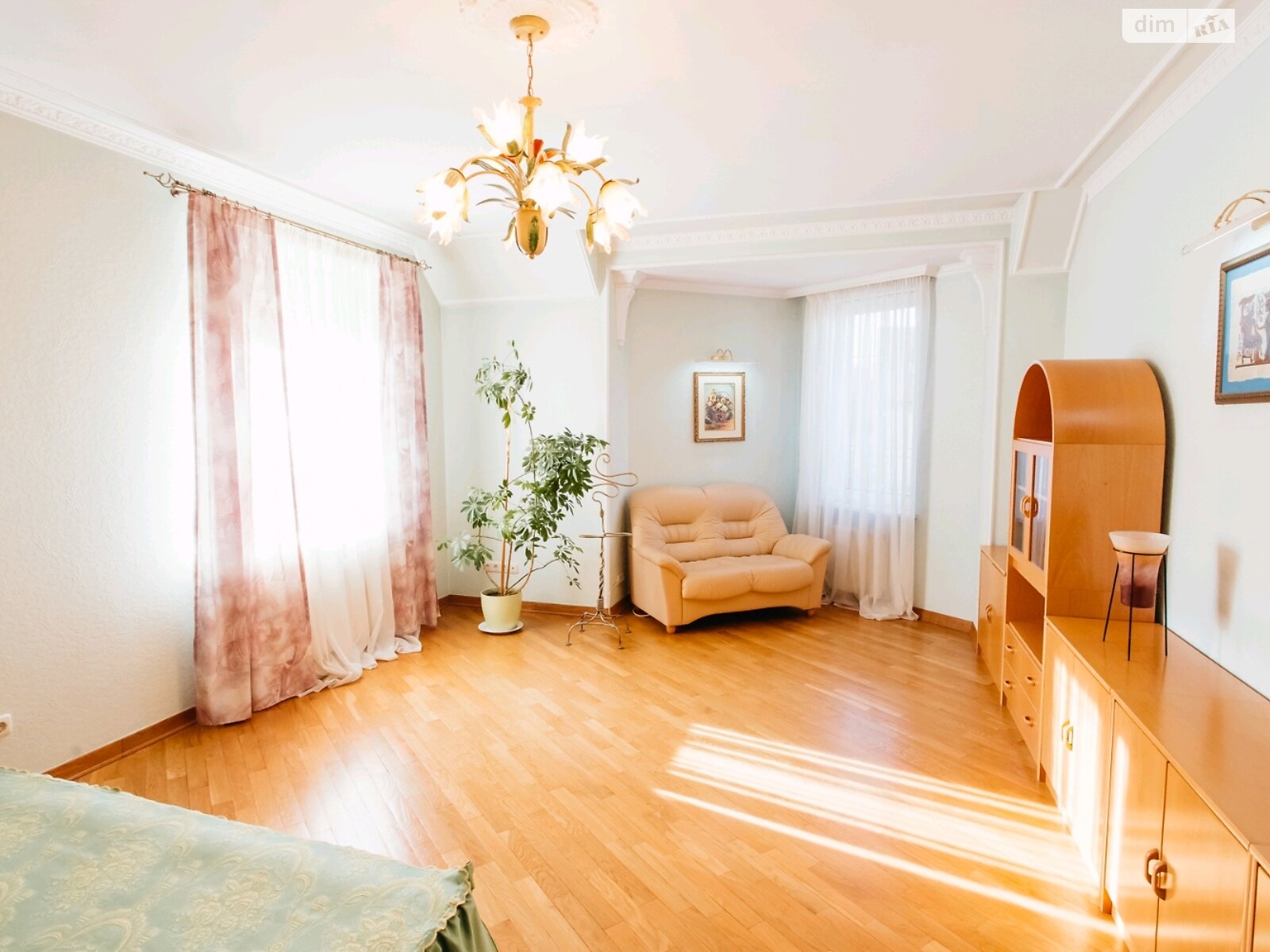 триповерховий будинок з опаленням, 430 кв. м, цегла. Продаж в Києві, район Відрадний фото 1 триповерховий будинок з опаленням, 430 кв. м, цегла. Продаж в Києві, район Відрадний фото 1