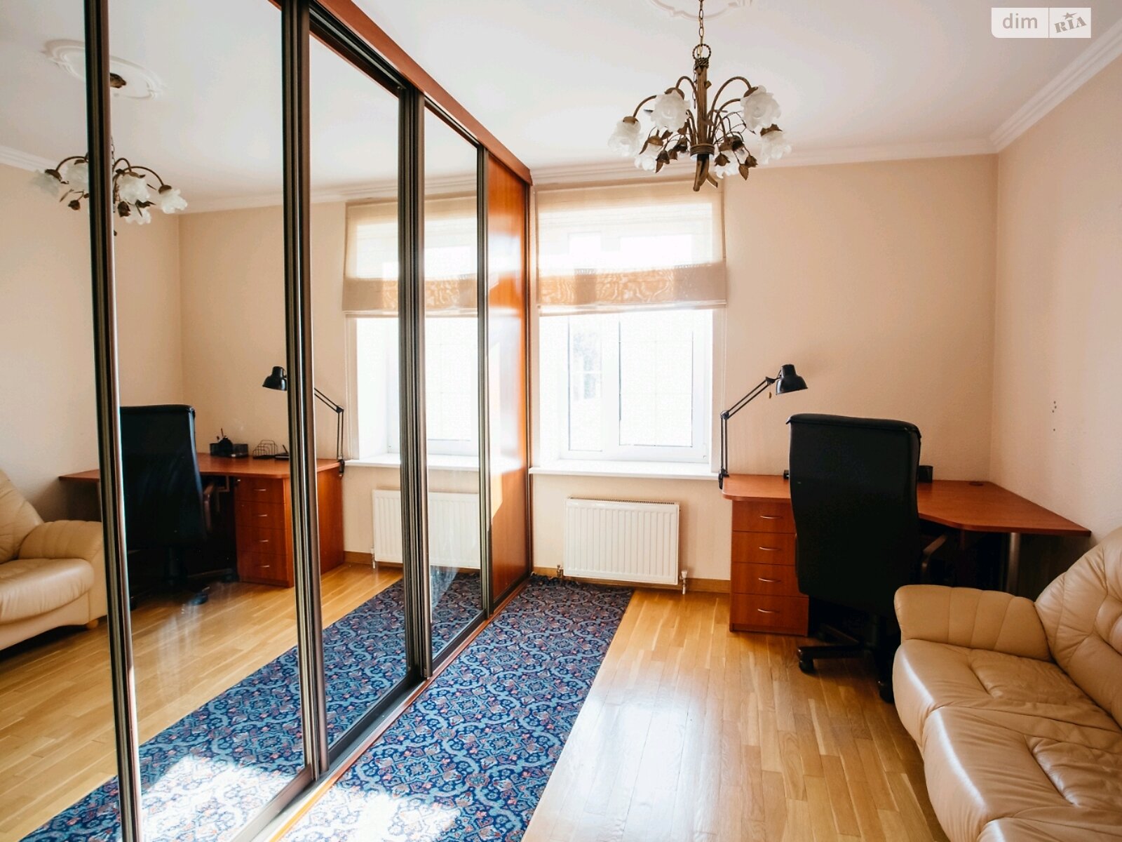 триповерховий будинок з опаленням, 430 кв. м, цегла. Продаж в Києві, район Відрадний фото 1 триповерховий будинок з опаленням, 430 кв. м, цегла. Продаж в Києві, район Відрадний фото 1