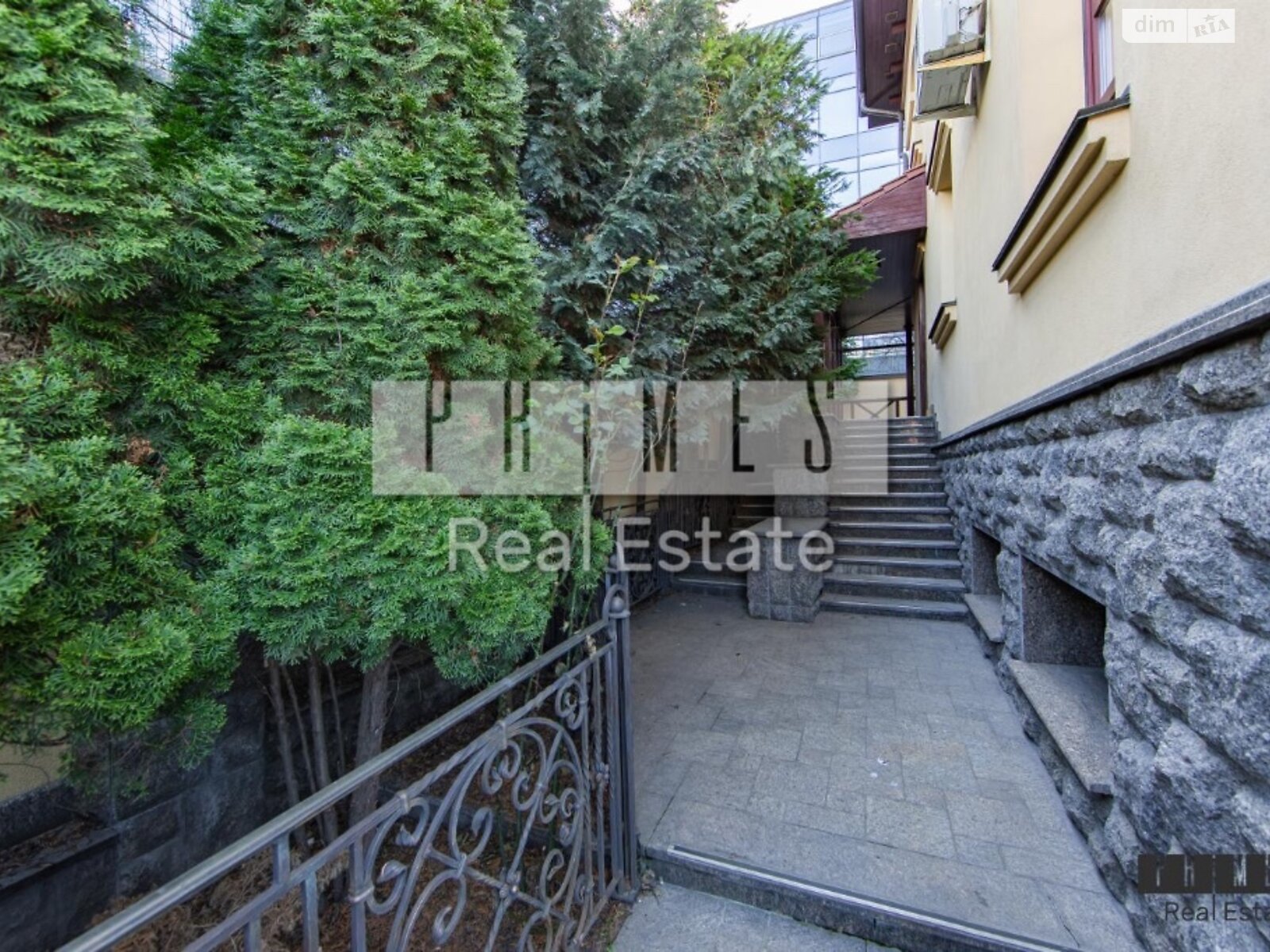 трехэтажный дом с верандой, 750 кв. м, кирпич. Продажа в Киеве район Печерский фото 1 трехэтажный дом с верандой, 750 кв. м, кирпич. Продажа в Киеве район Печерский фото 1