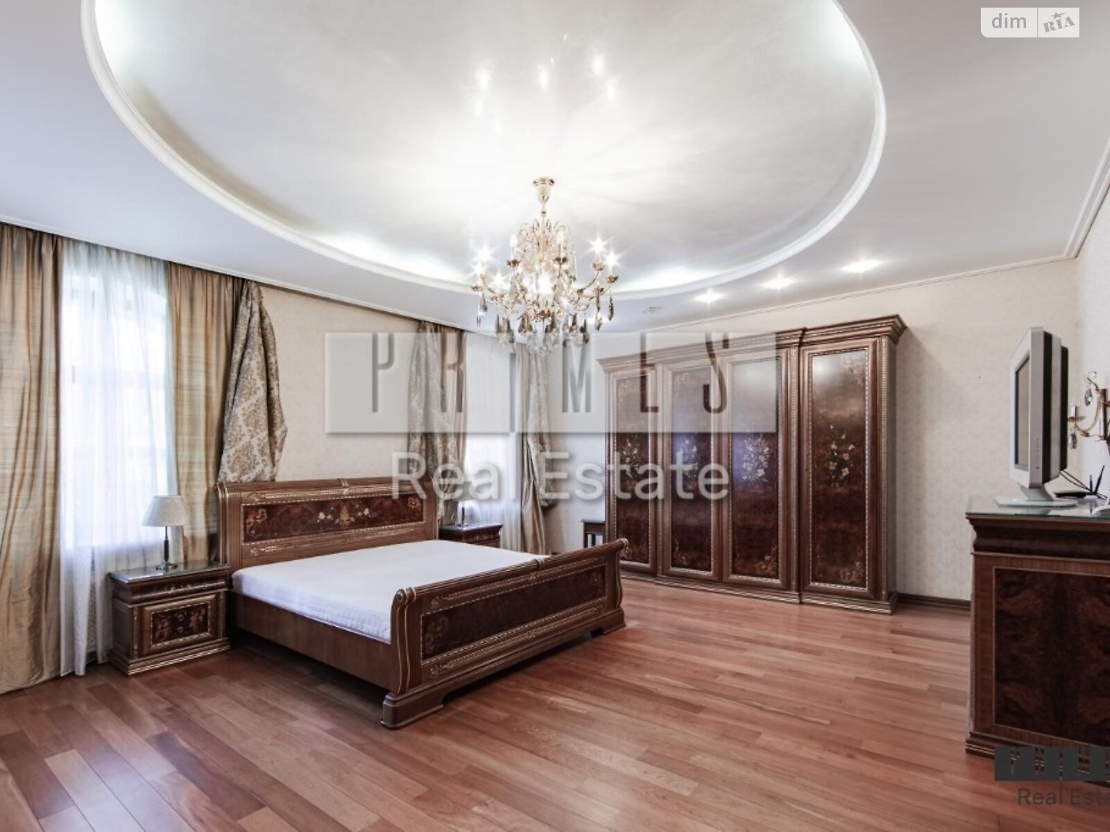 трехэтажный дом с верандой, 750 кв. м, кирпич. Продажа в Киеве район Печерский фото 1 трехэтажный дом с верандой, 750 кв. м, кирпич. Продажа в Киеве район Печерский фото 1