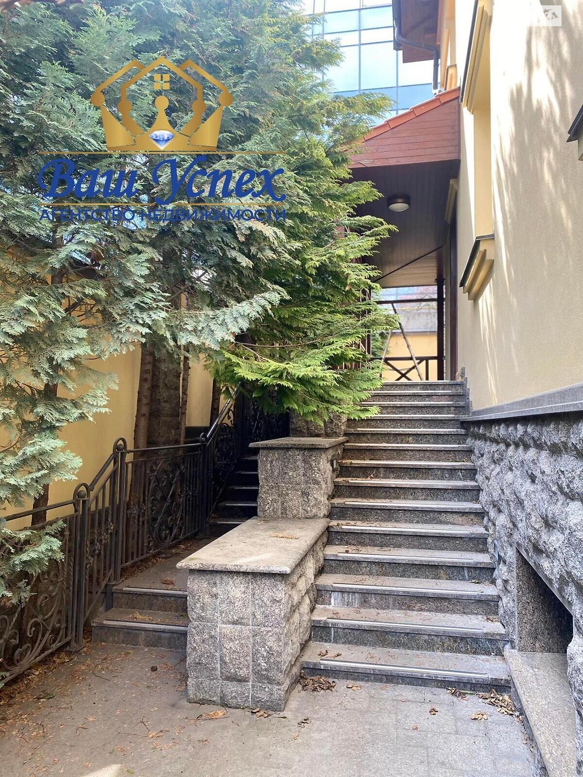 двоповерховий будинок, 800 кв. м, кирпич. Продаж в Києві, район Печерський фото 1 двоповерховий будинок, 800 кв. м, кирпич. Продаж в Києві, район Печерський фото 1
