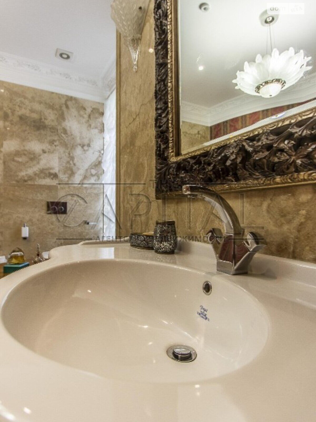 триповерховий будинок з опаленням, 1399.7 кв. м, цегла. Продаж в Києві, район Печерський фото 1 триповерховий будинок з опаленням, 1399.7 кв. м, цегла. Продаж в Києві, район Печерський фото 1