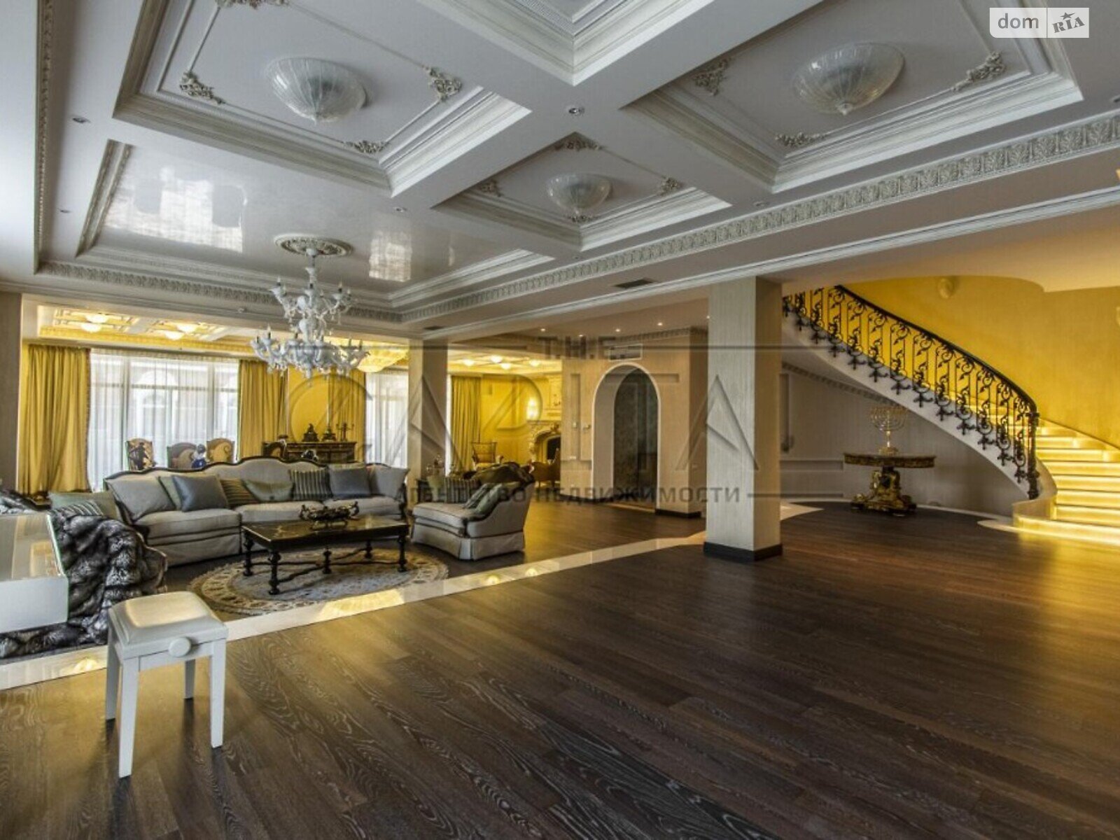 триповерховий будинок з опаленням, 1399.7 кв. м, цегла. Продаж в Києві, район Печерський фото 1 триповерховий будинок з опаленням, 1399.7 кв. м, цегла. Продаж в Києві, район Печерський фото 1