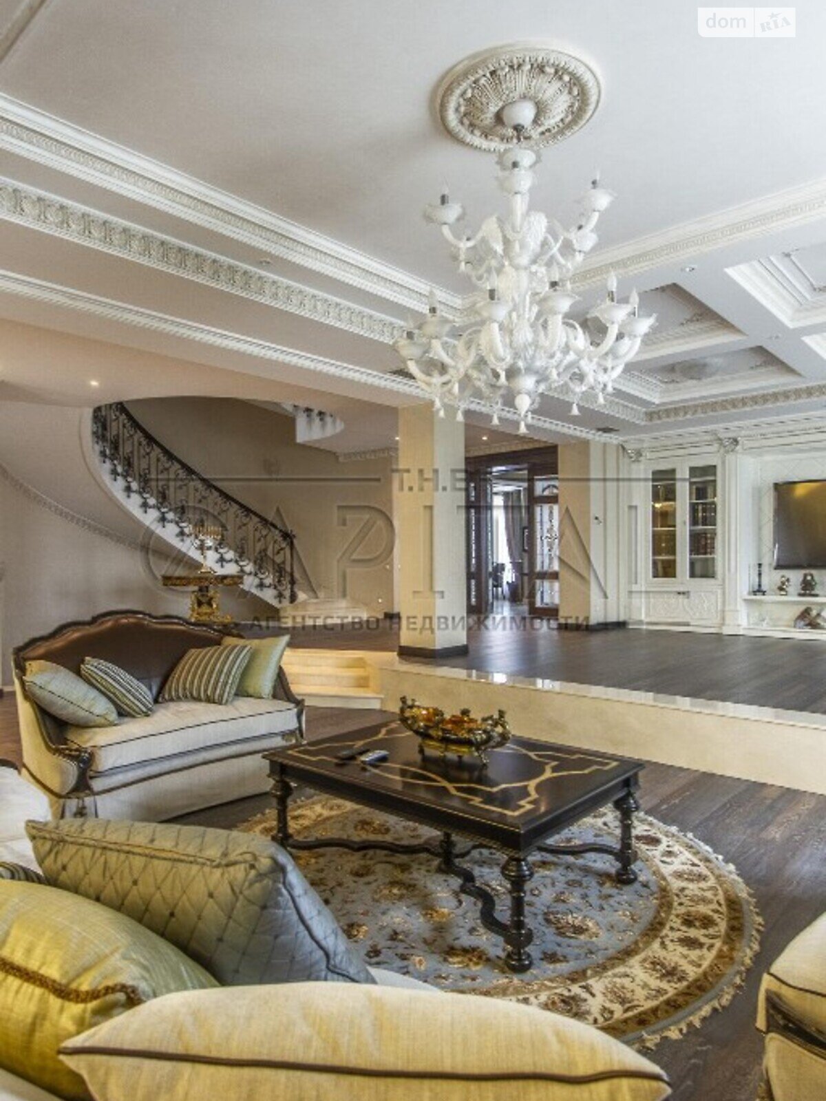 триповерховий будинок з опаленням, 1399.7 кв. м, цегла. Продаж в Києві, район Печерський фото 1 триповерховий будинок з опаленням, 1399.7 кв. м, цегла. Продаж в Києві, район Печерський фото 1