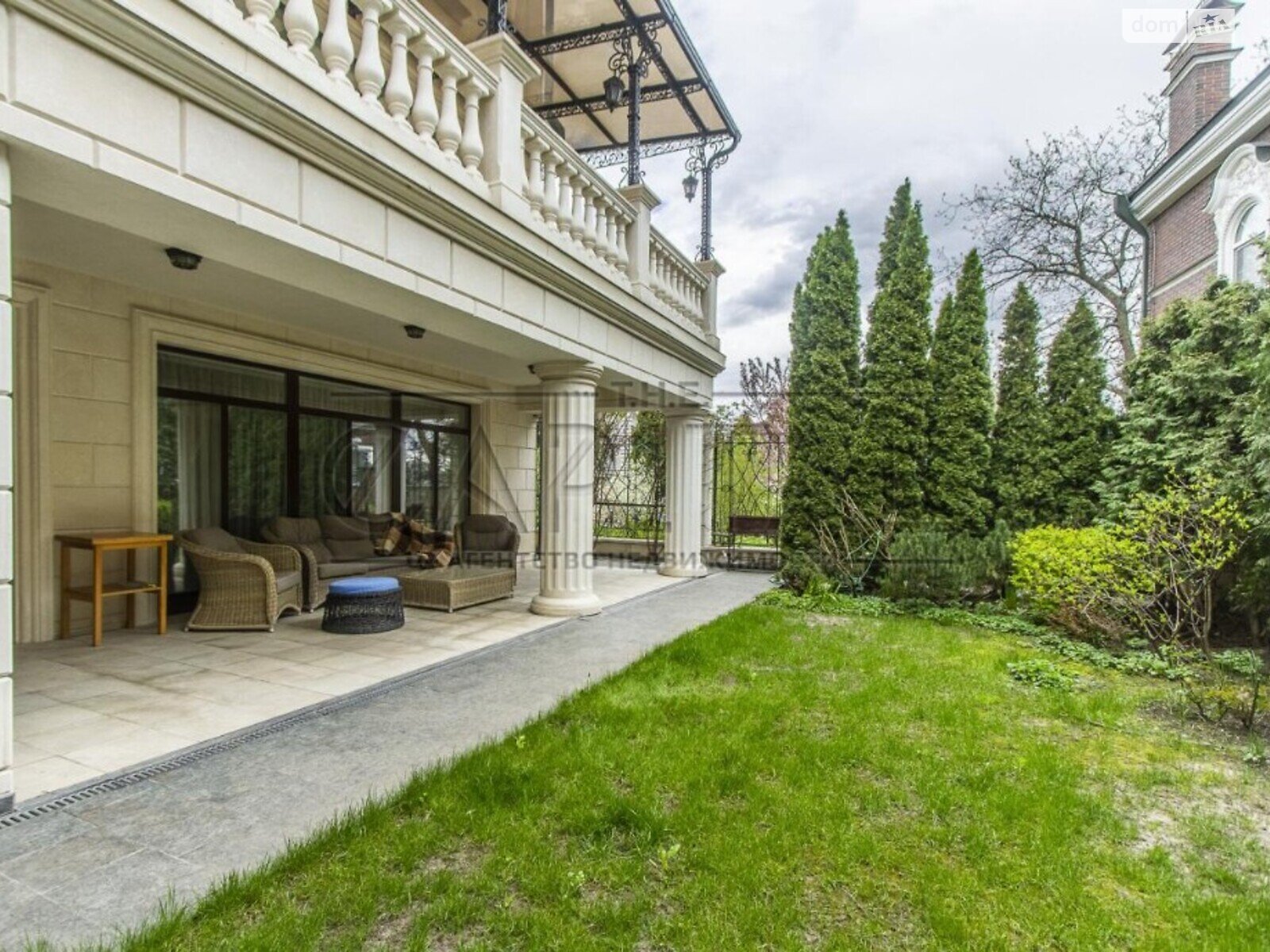 триповерховий будинок з опаленням, 1399.7 кв. м, цегла. Продаж в Києві, район Печерський фото 1 триповерховий будинок з опаленням, 1399.7 кв. м, цегла. Продаж в Києві, район Печерський фото 1