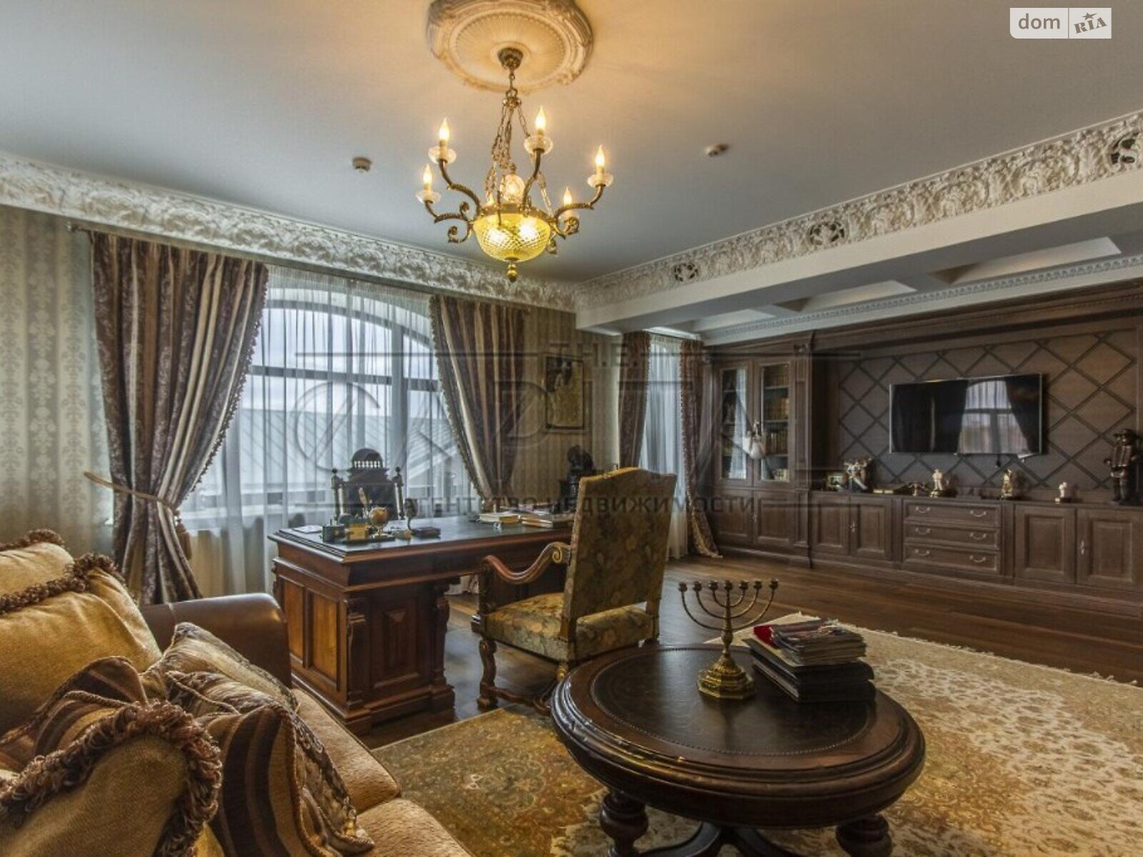 триповерховий будинок з опаленням, 1399.7 кв. м, цегла. Продаж в Києві, район Печерський фото 1 триповерховий будинок з опаленням, 1399.7 кв. м, цегла. Продаж в Києві, район Печерський фото 1