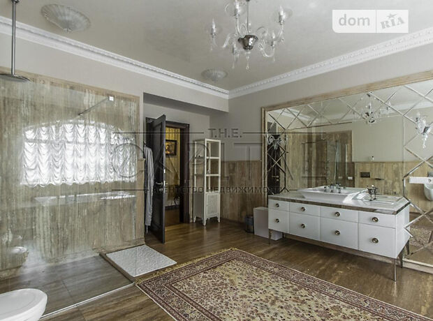 трехэтажный дом с гаражом, 1399.7 кв. м, кирпич. Продажа в Киеве район Печерский фото 1 трехэтажный дом с гаражом, 1399.7 кв. м, кирпич. Продажа в Киеве район Печерский фото 1