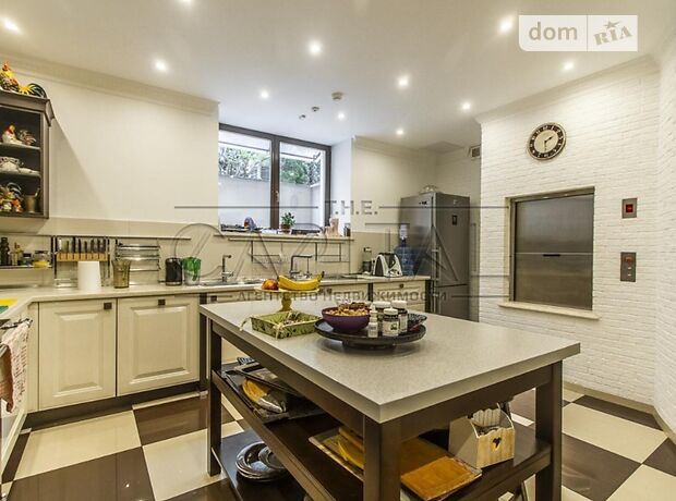 трехэтажный дом с камином, 2400 кв. м, кирпич. Продажа в Киеве район Печерский фото 1 трехэтажный дом с камином, 2400 кв. м, кирпич. Продажа в Киеве район Печерский фото 1