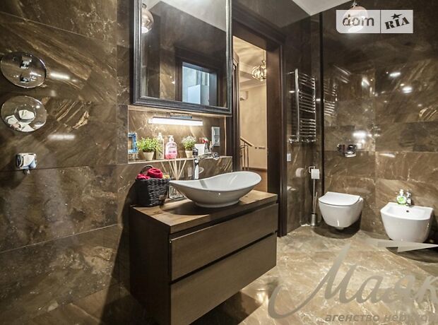 трехэтажный дом с камином, 400 кв. м, кирпич. Продажа в Киеве район Печерский фото 1 трехэтажный дом с камином, 400 кв. м, кирпич. Продажа в Киеве район Печерский фото 1