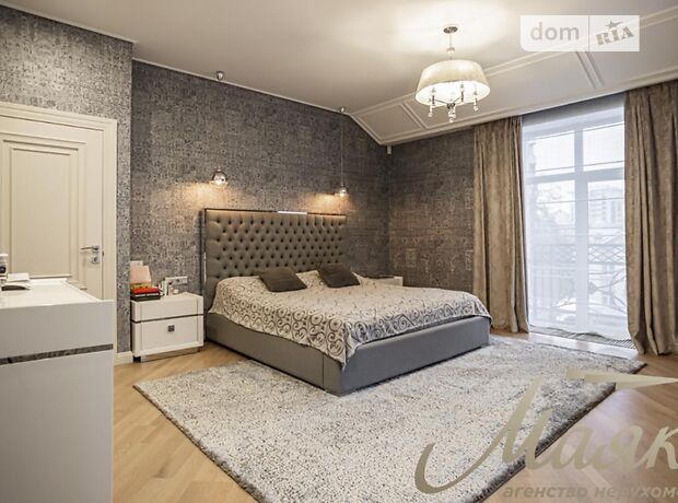трехэтажный дом с камином, 400 кв. м, кирпич. Продажа в Киеве район Печерский фото 1 трехэтажный дом с камином, 400 кв. м, кирпич. Продажа в Киеве район Печерский фото 1