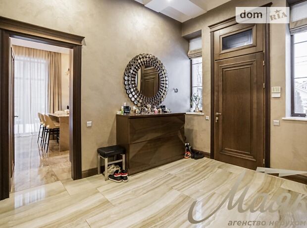 трехэтажный дом с камином, 400 кв. м, кирпич. Продажа в Киеве район Печерский фото 1 трехэтажный дом с камином, 400 кв. м, кирпич. Продажа в Киеве район Печерский фото 1