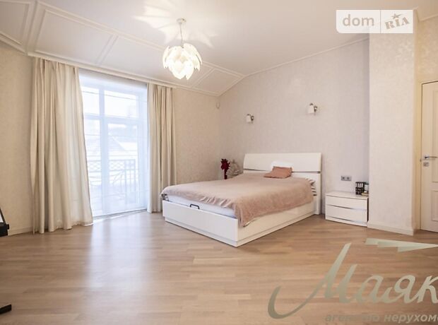 трехэтажный дом с камином, 400 кв. м, кирпич. Продажа в Киеве район Печерский фото 1 трехэтажный дом с камином, 400 кв. м, кирпич. Продажа в Киеве район Печерский фото 1