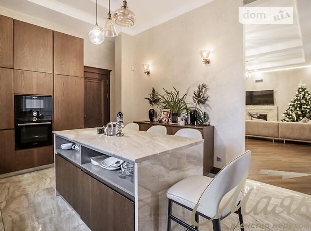трехэтажный дом с камином, 400 кв. м, кирпич. Продажа в Киеве район Печерский фото 1 трехэтажный дом с камином, 400 кв. м, кирпич. Продажа в Киеве район Печерский фото 1