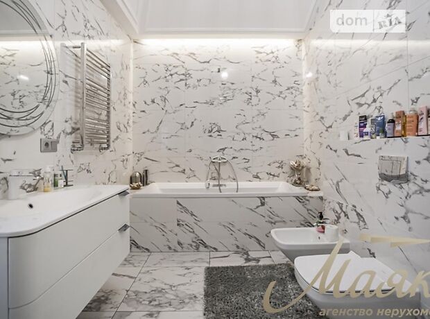 трехэтажный дом с камином, 400 кв. м, кирпич. Продажа в Киеве район Печерский фото 1 трехэтажный дом с камином, 400 кв. м, кирпич. Продажа в Киеве район Печерский фото 1