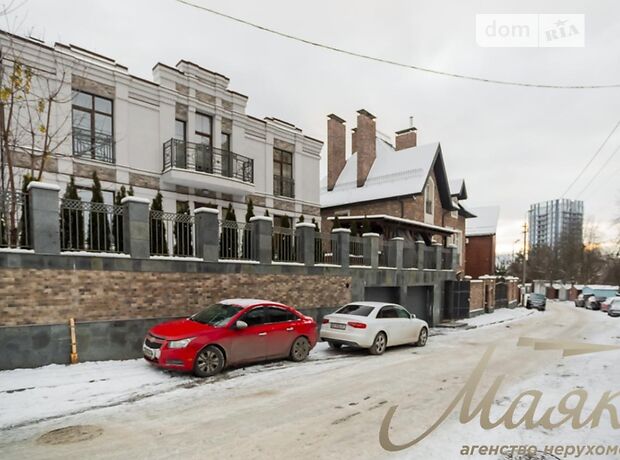 трехэтажный дом с камином, 400 кв. м, кирпич. Продажа в Киеве район Печерский фото 1 трехэтажный дом с камином, 400 кв. м, кирпич. Продажа в Киеве район Печерский фото 1
