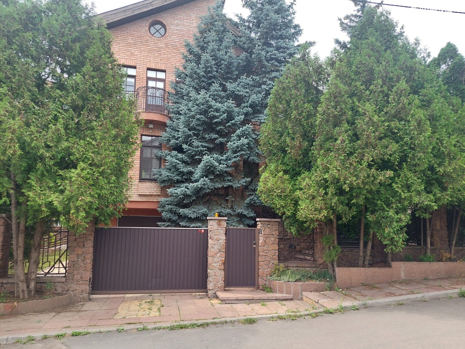 триповерховий будинок з балконом, 377 кв. м, кирпич. Продаж в Києві, район Печерський фото 1 триповерховий будинок з балконом, 377 кв. м, кирпич. Продаж в Києві, район Печерський фото 1