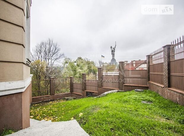 четырехэтажный дом, 800.5 кв. м, кирпич. Продажа в Киеве район Печерский фото 1 четырехэтажный дом, 800.5 кв. м, кирпич. Продажа в Киеве район Печерский фото 1