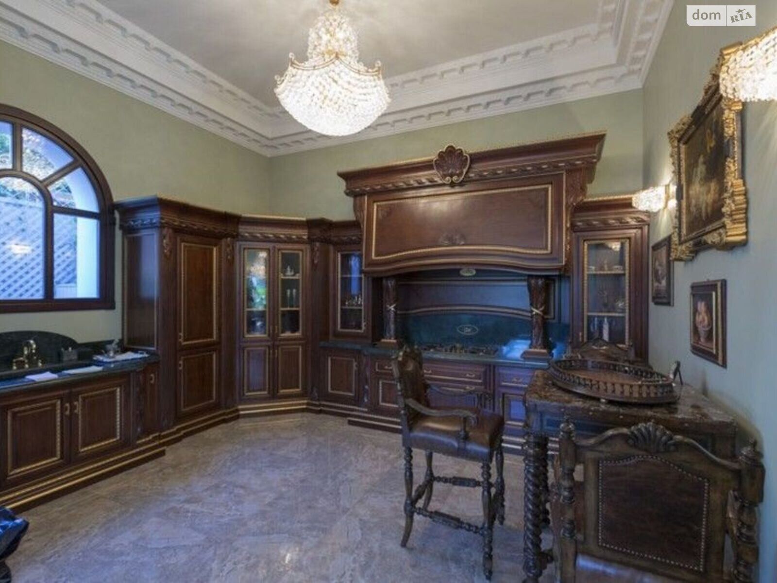 триповерховий будинок, 800 кв. м, кирпич. Продаж в Києві, район Печерський фото 1 триповерховий будинок, 800 кв. м, кирпич. Продаж в Києві, район Печерський фото 1