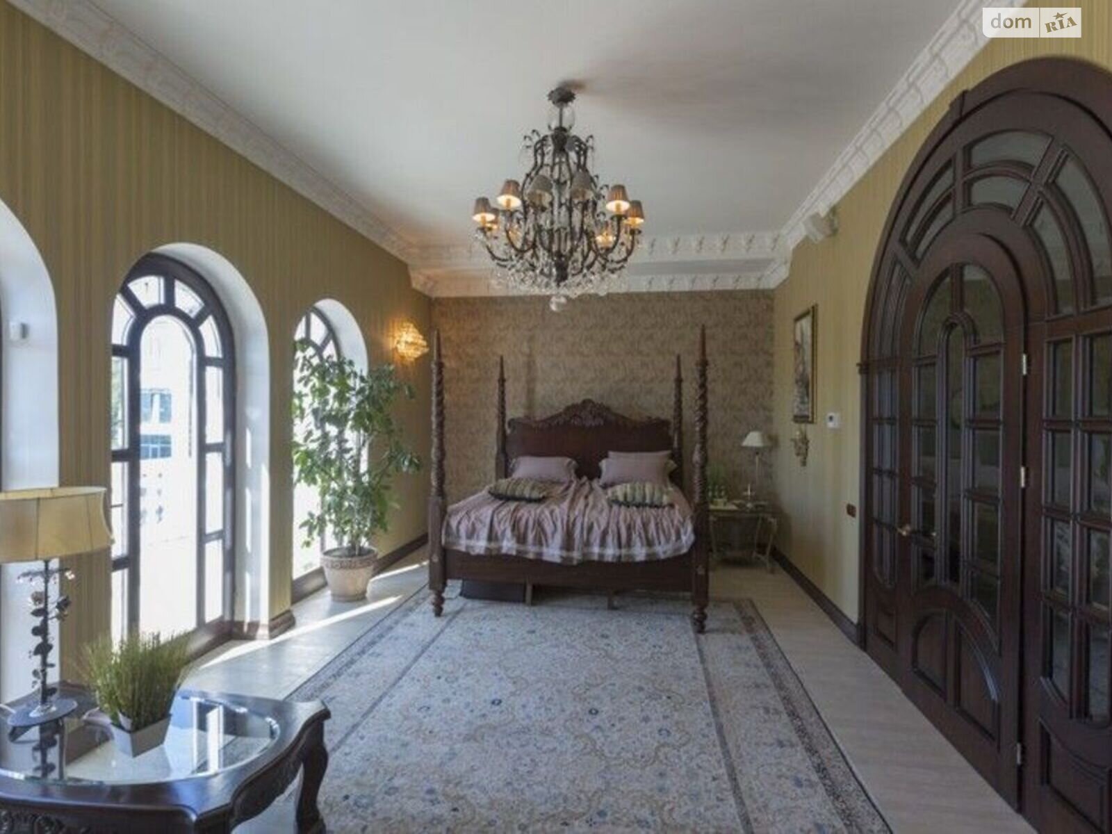 триповерховий будинок, 800 кв. м, кирпич. Продаж в Києві, район Печерський фото 1 триповерховий будинок, 800 кв. м, кирпич. Продаж в Києві, район Печерський фото 1