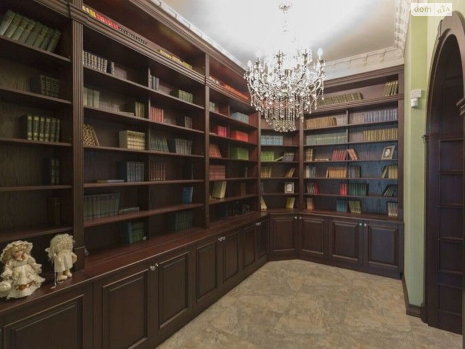 триповерховий будинок, 800 кв. м, кирпич. Продаж в Києві, район Печерський фото 1 триповерховий будинок, 800 кв. м, кирпич. Продаж в Києві, район Печерський фото 1