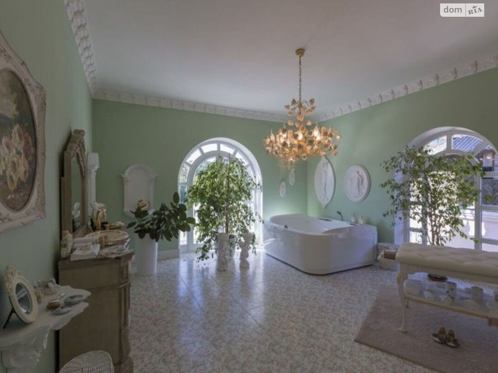 трехэтажный дом, 800 кв. м, кирпич. Продажа в Киеве район Печерский фото 1