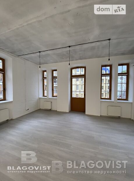 триповерховий будинок з підвалом, 772 кв. м, цегла. Продаж в Києві, район Поділ фото 1 триповерховий будинок з підвалом, 772 кв. м, цегла. Продаж в Києві, район Поділ фото 1