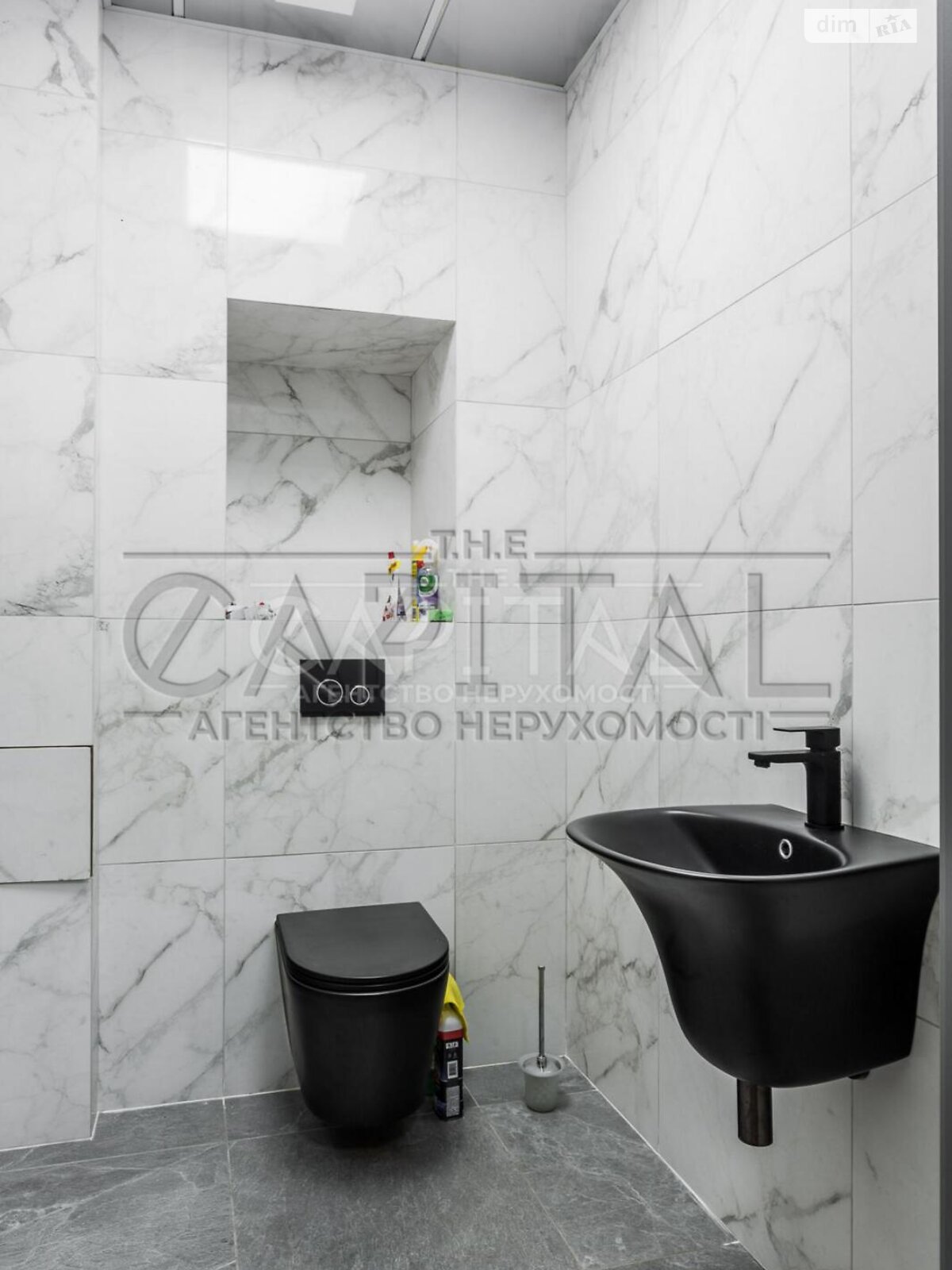 пятиэтажный дом с отоплением, 1012.4 кв. м, кирпич. Продажа в Киеве район Подол фото 1 пятиэтажный дом с отоплением, 1012.4 кв. м, кирпич. Продажа в Киеве район Подол фото 1