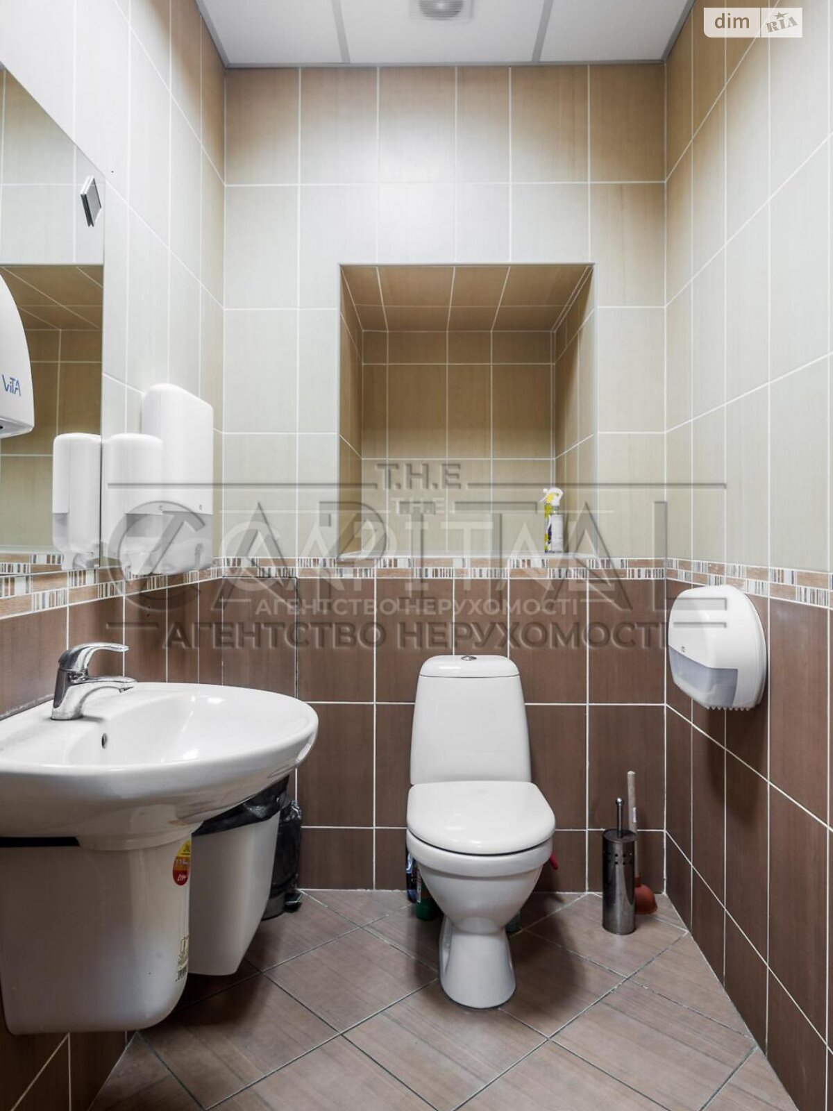 пятиэтажный дом с отоплением, 1012.4 кв. м, кирпич. Продажа в Киеве район Подол фото 1 пятиэтажный дом с отоплением, 1012.4 кв. м, кирпич. Продажа в Киеве район Подол фото 1