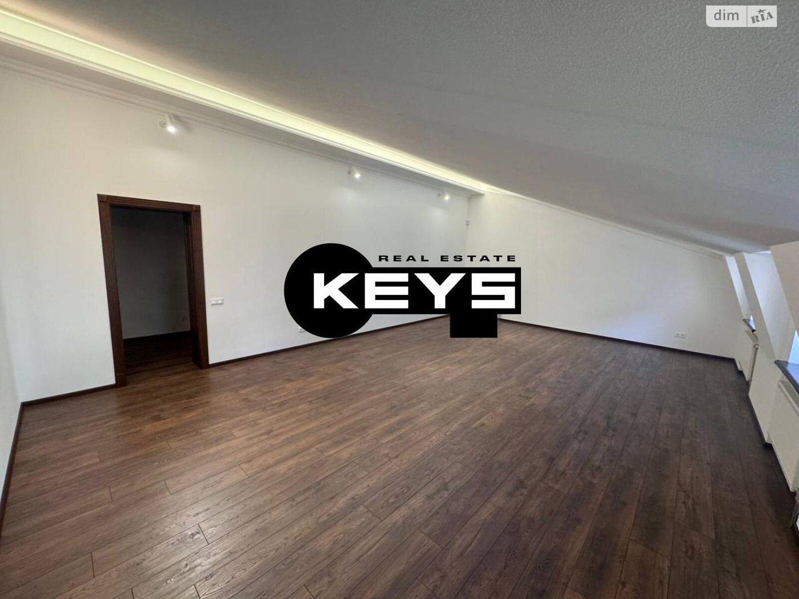 трехэтажный дом, 472.8 кв. м, кирпич. Продажа в Киеве район Подольский фото 1 трехэтажный дом, 472.8 кв. м, кирпич. Продажа в Киеве район Подольский фото 1