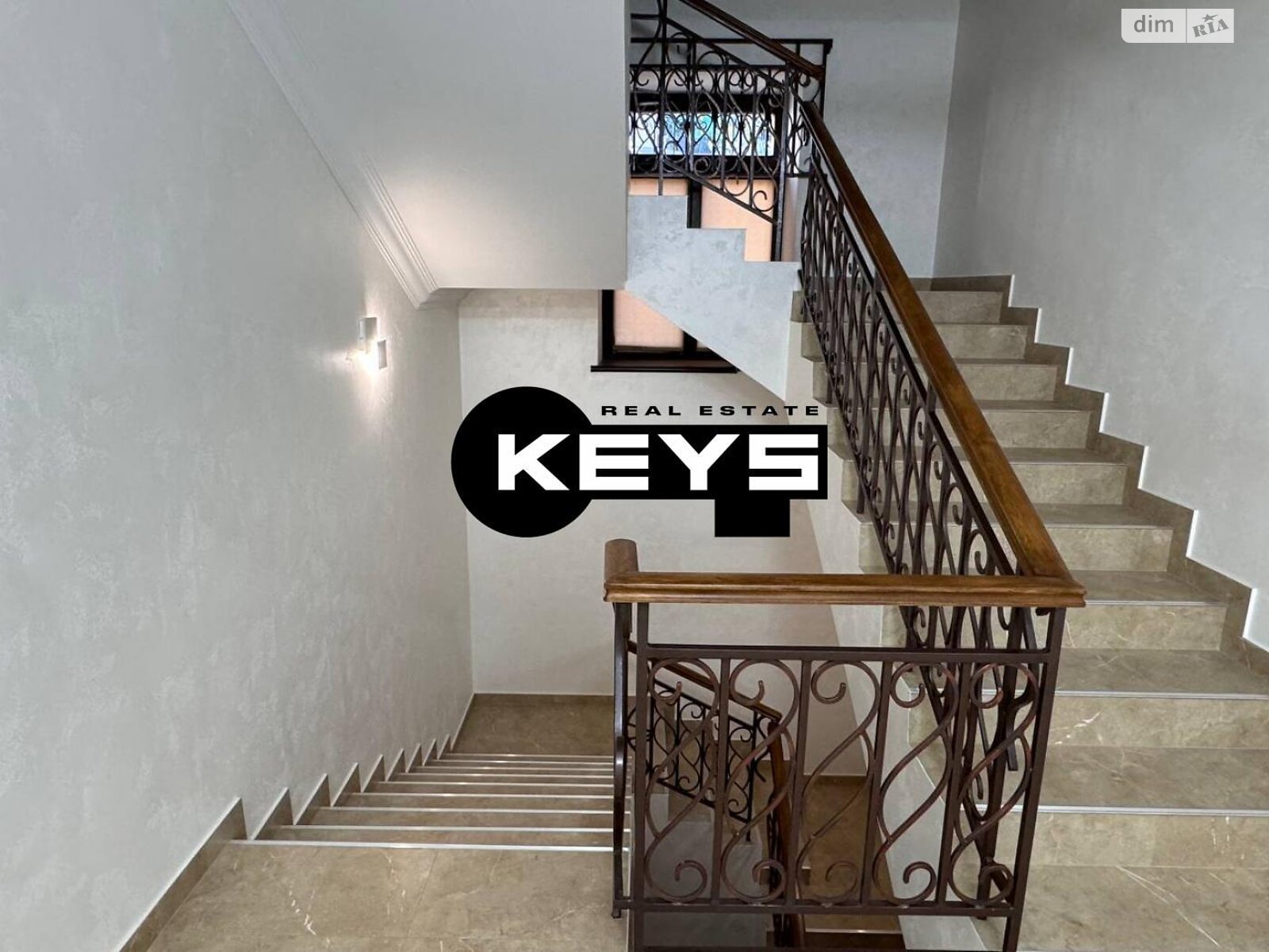 трехэтажный дом, 472.8 кв. м, кирпич. Продажа в Киеве район Подольский фото 1 трехэтажный дом, 472.8 кв. м, кирпич. Продажа в Киеве район Подольский фото 1