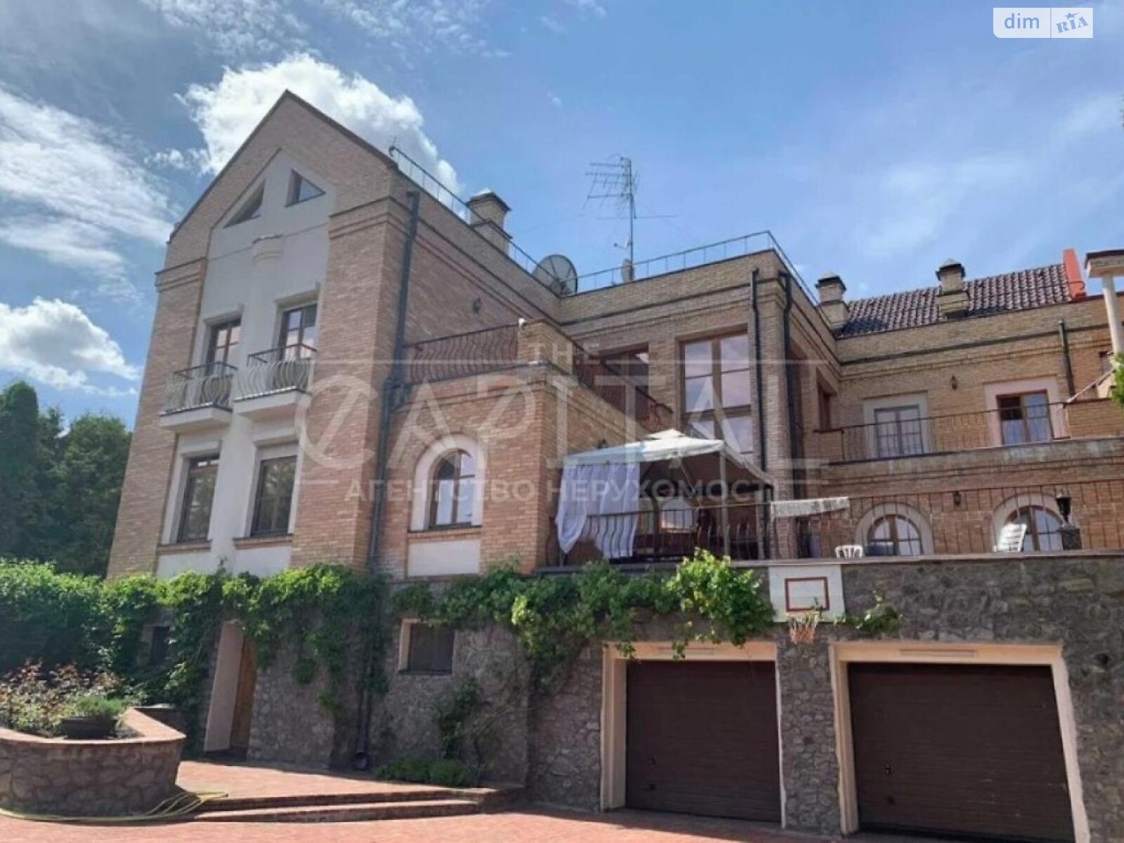 четырехэтажный дом, 972 кв. м, кирпич. Продажа в Киеве район Подольский фото 1