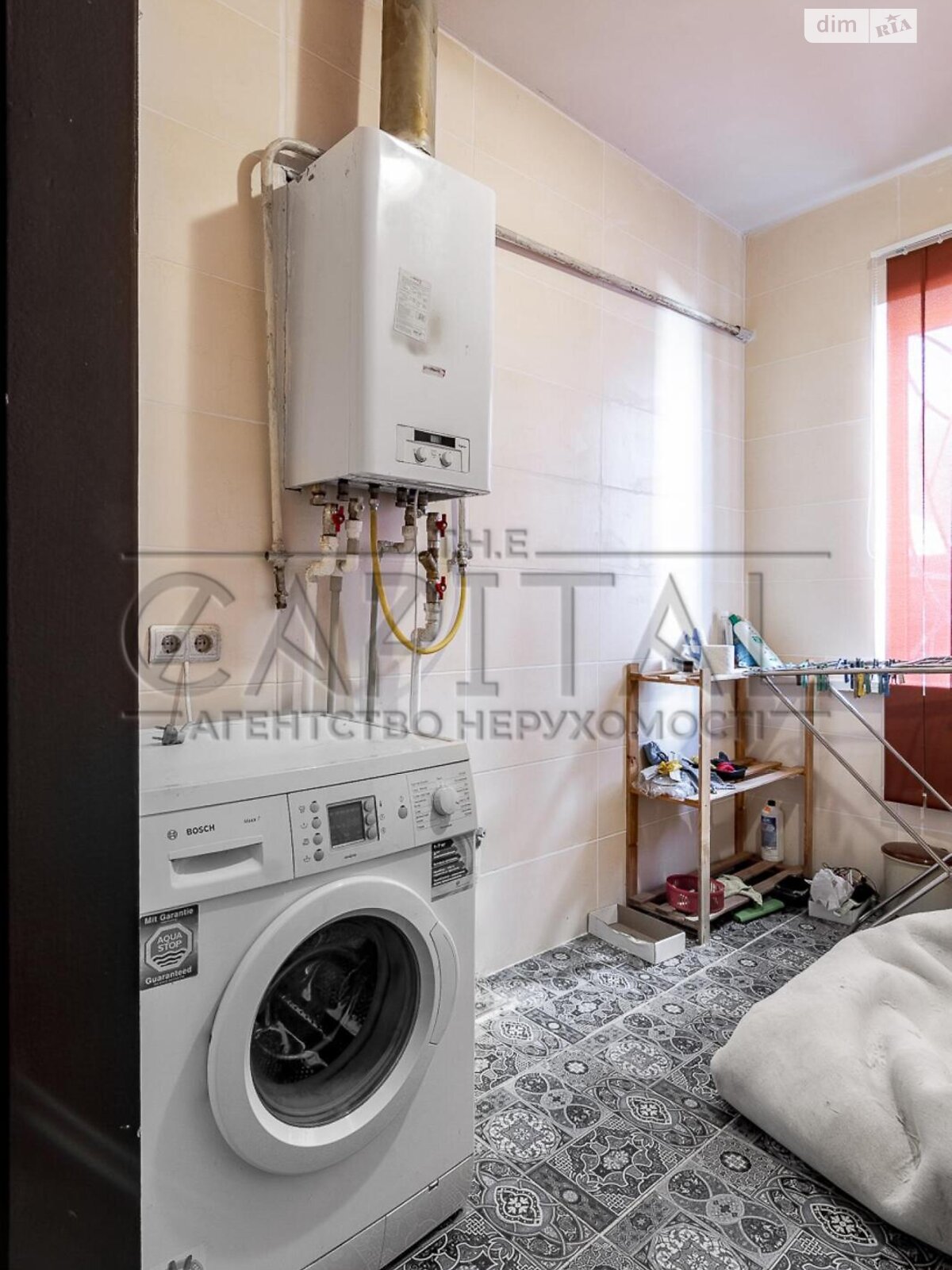 трехэтажный дом с гаражом, 512 кв. м, кирпич. Продажа в Киеве район Подольский фото 1 трехэтажный дом с гаражом, 512 кв. м, кирпич. Продажа в Киеве район Подольский фото 1