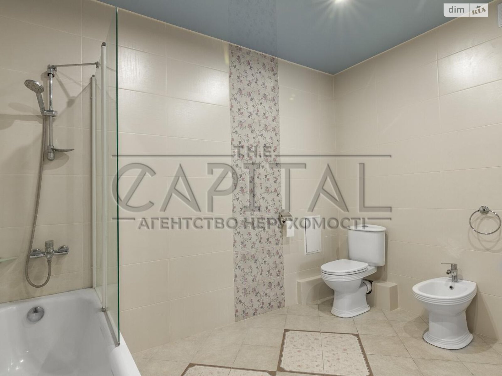 трехэтажный дом с гаражом, 512 кв. м, кирпич. Продажа в Киеве район Подольский фото 1 трехэтажный дом с гаражом, 512 кв. м, кирпич. Продажа в Киеве район Подольский фото 1