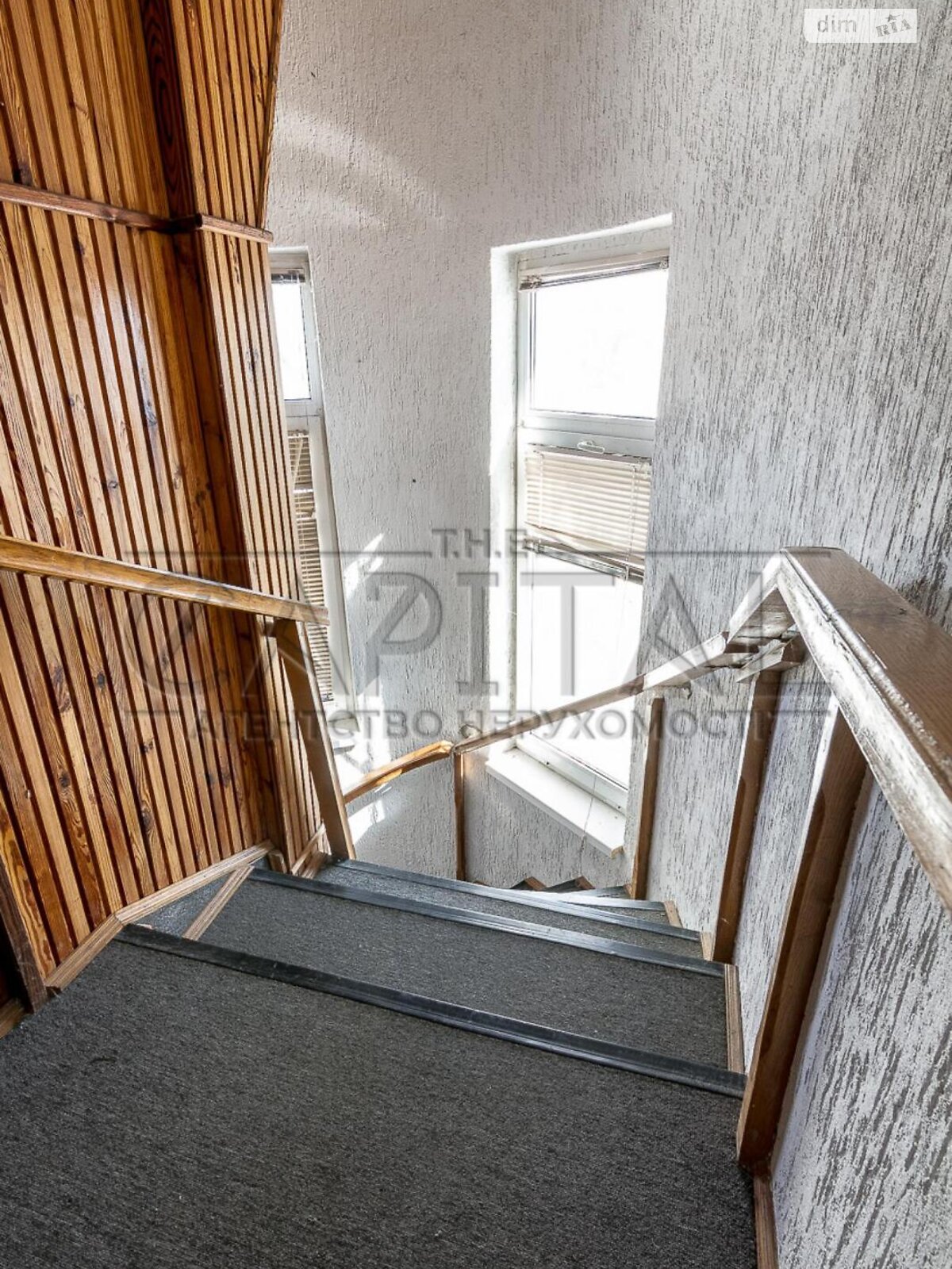 трехэтажный дом с гаражом, 512 кв. м, кирпич. Продажа в Киеве район Подольский фото 1 трехэтажный дом с гаражом, 512 кв. м, кирпич. Продажа в Киеве район Подольский фото 1