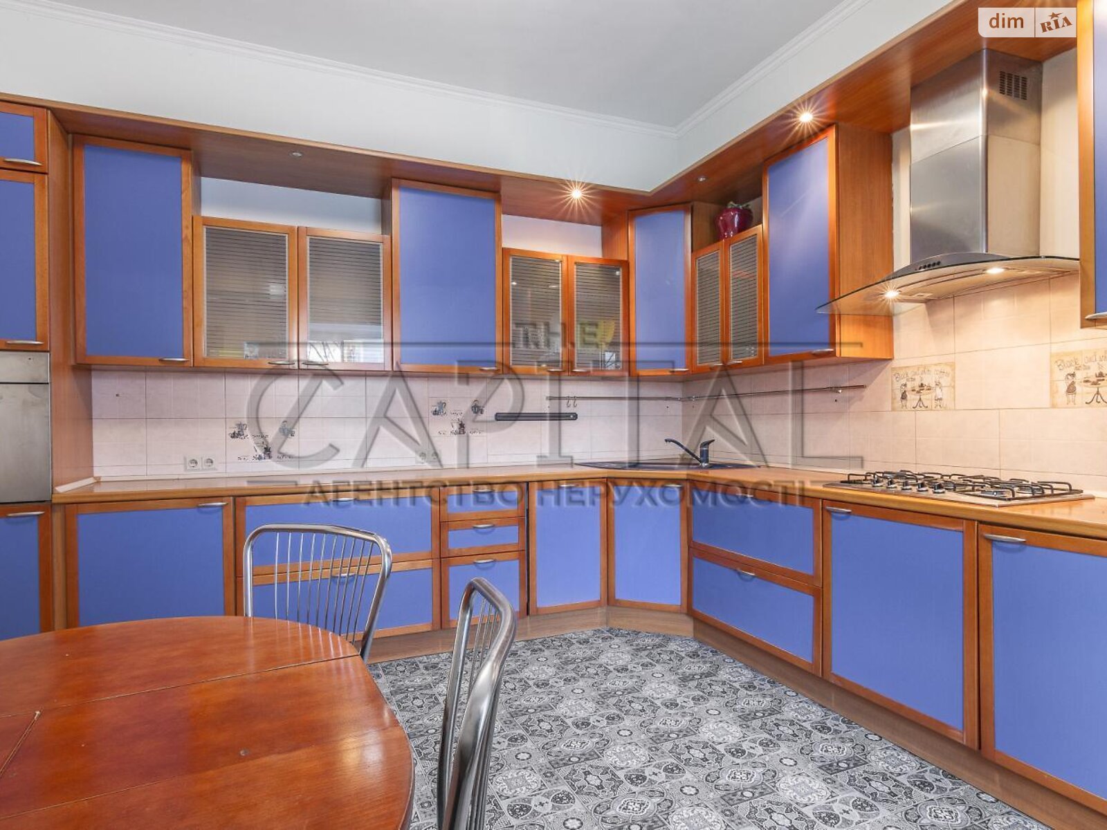 трехэтажный дом с гаражом, 512 кв. м, кирпич. Продажа в Киеве район Подольский фото 1 трехэтажный дом с гаражом, 512 кв. м, кирпич. Продажа в Киеве район Подольский фото 1