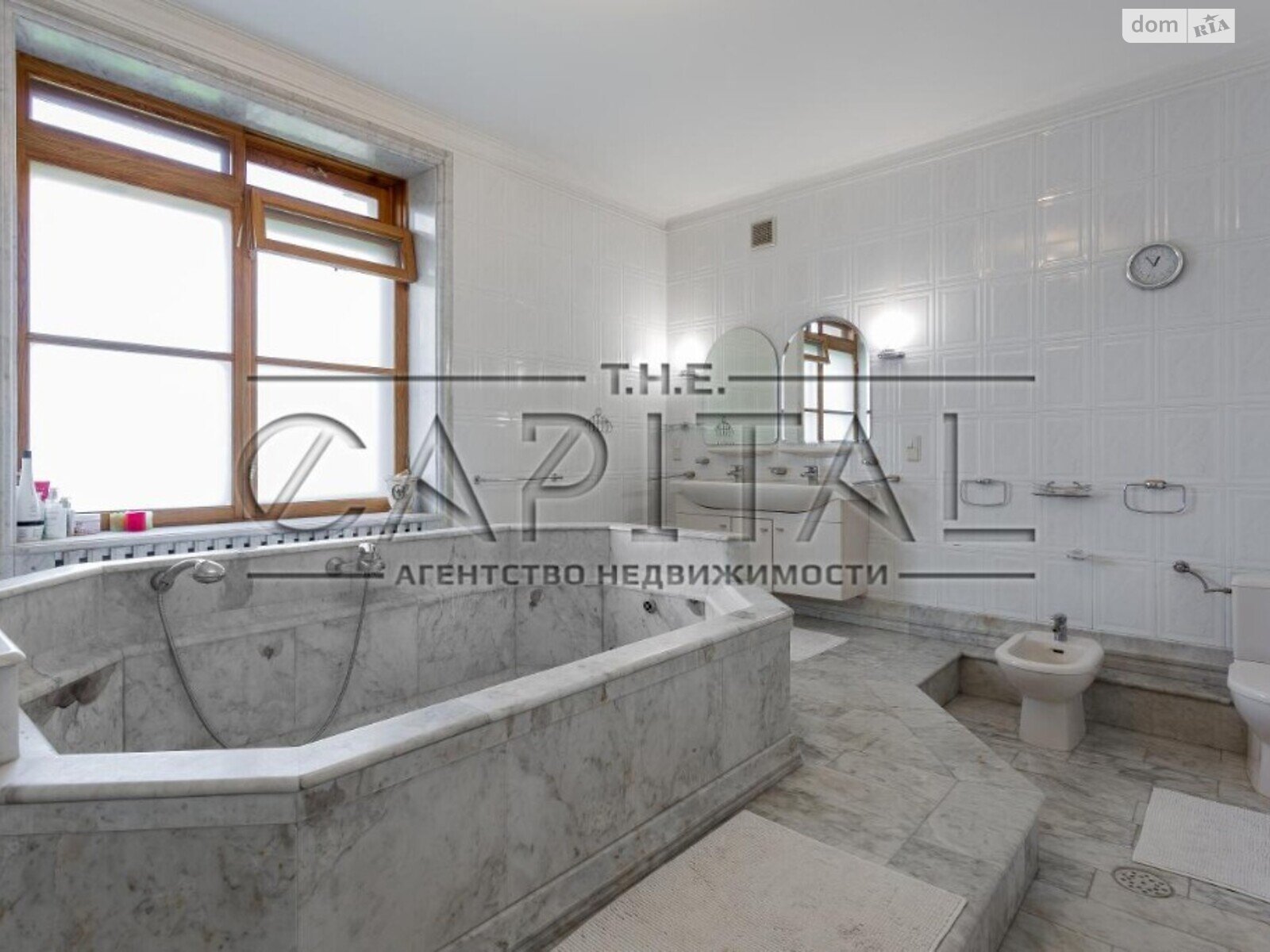 четырехэтажный дом, 800 кв. м, кирпич. Продажа в Киеве район Подольский фото 1 четырехэтажный дом, 800 кв. м, кирпич. Продажа в Киеве район Подольский фото 1