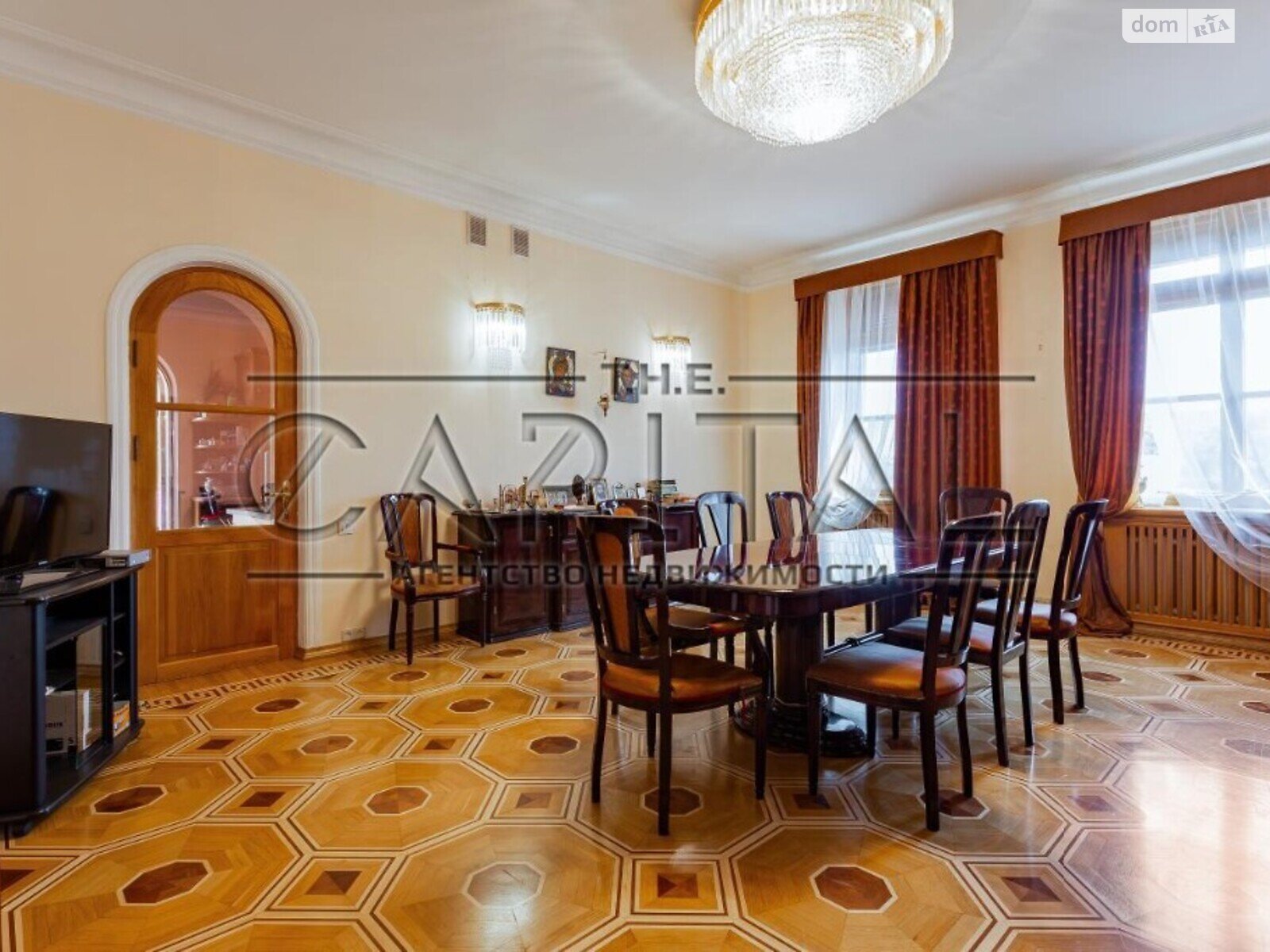 четырехэтажный дом, 800 кв. м, кирпич. Продажа в Киеве район Подольский фото 1 четырехэтажный дом, 800 кв. м, кирпич. Продажа в Киеве район Подольский фото 1