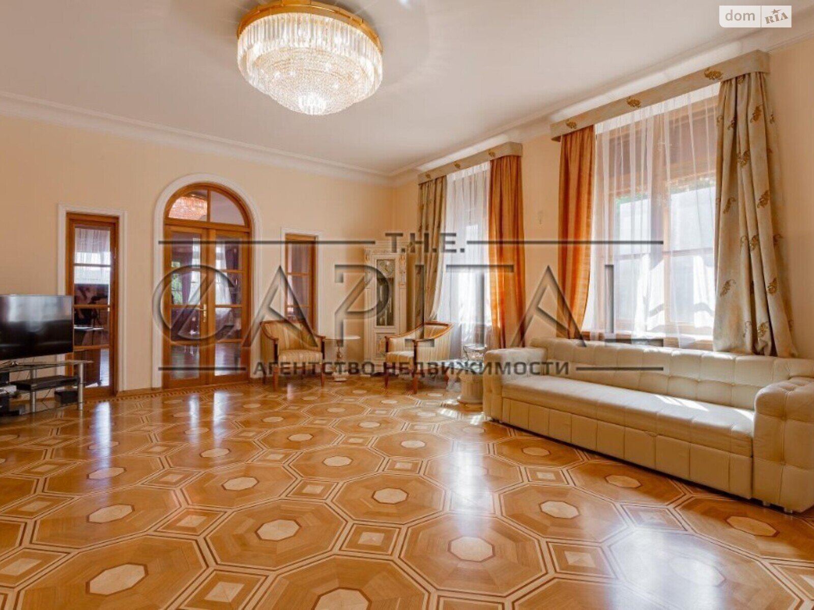 четырехэтажный дом, 800 кв. м, кирпич. Продажа в Киеве район Подольский фото 1 четырехэтажный дом, 800 кв. м, кирпич. Продажа в Киеве район Подольский фото 1
