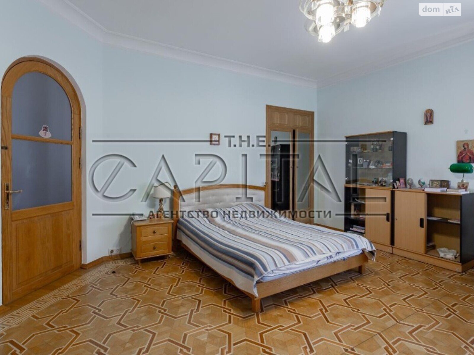 четырехэтажный дом, 800 кв. м, кирпич. Продажа в Киеве район Подольский фото 1 четырехэтажный дом, 800 кв. м, кирпич. Продажа в Киеве район Подольский фото 1
