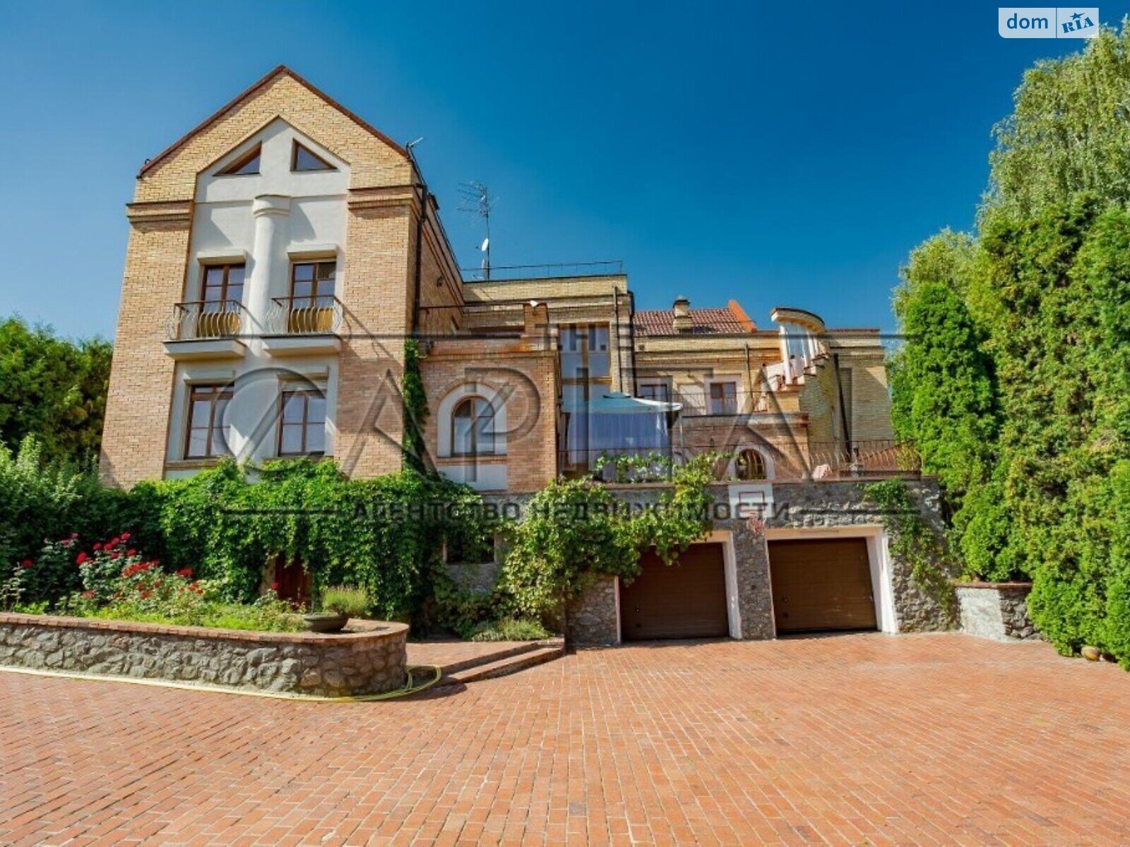 четырехэтажный дом, 800 кв. м, кирпич. Продажа в Киеве район Подольский фото 1 четырехэтажный дом, 800 кв. м, кирпич. Продажа в Киеве район Подольский фото 1