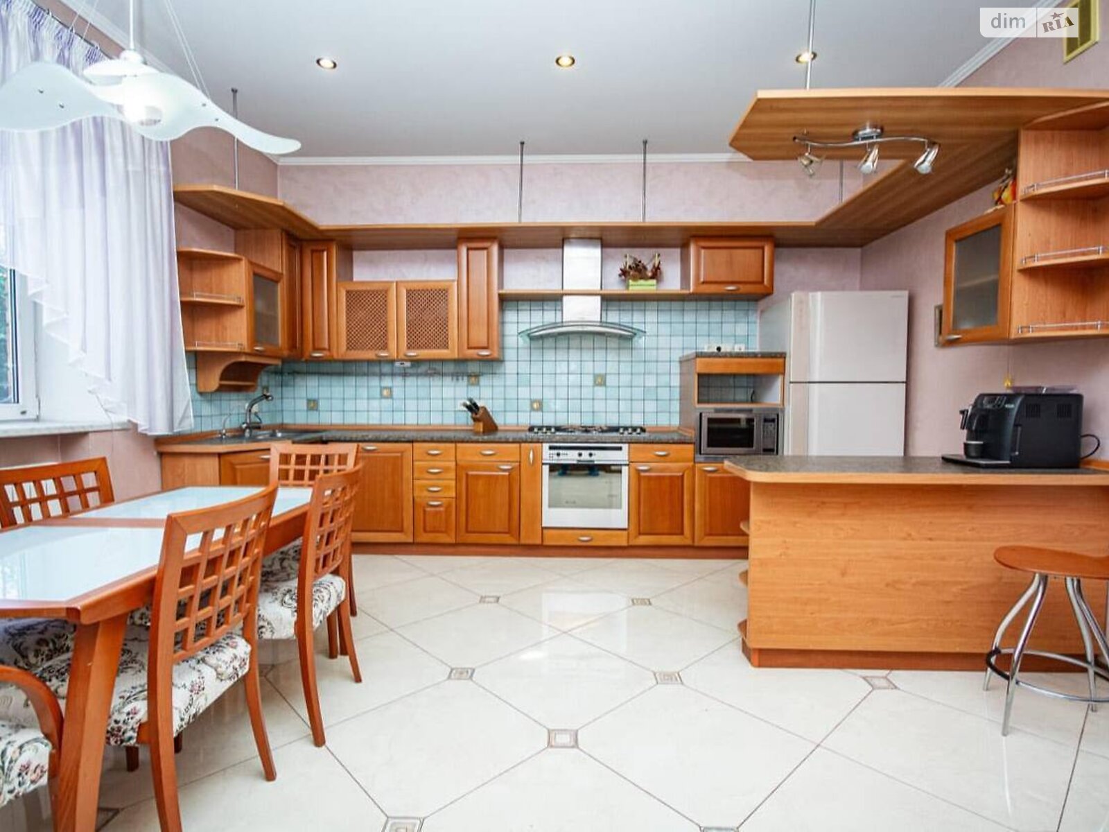 двоповерховий будинок з гаражем, 349.4 кв. м, цегла. Продаж в Києві, район Селище Шевченка фото 1 двоповерховий будинок з гаражем, 349.4 кв. м, цегла. Продаж в Києві, район Селище Шевченка фото 1