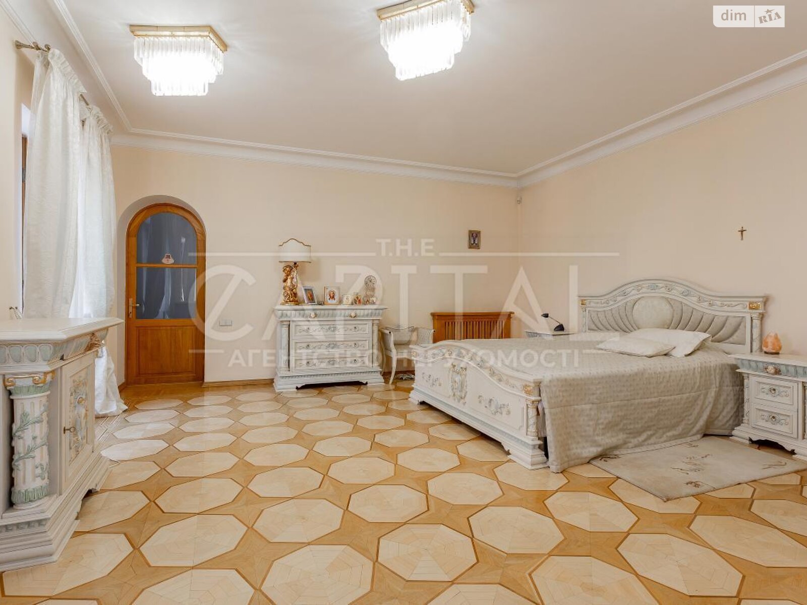 двухэтажный дом с гаражом, 828.1 кв. м, кирпич. Продажа в Киеве район Поселок Шевченко фото 1 двухэтажный дом с гаражом, 828.1 кв. м, кирпич. Продажа в Киеве район Поселок Шевченко фото 1