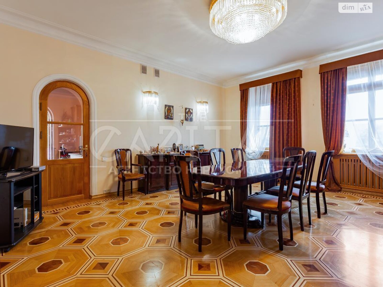 двухэтажный дом с гаражом, 828.1 кв. м, кирпич. Продажа в Киеве район Поселок Шевченко фото 1 двухэтажный дом с гаражом, 828.1 кв. м, кирпич. Продажа в Киеве район Поселок Шевченко фото 1